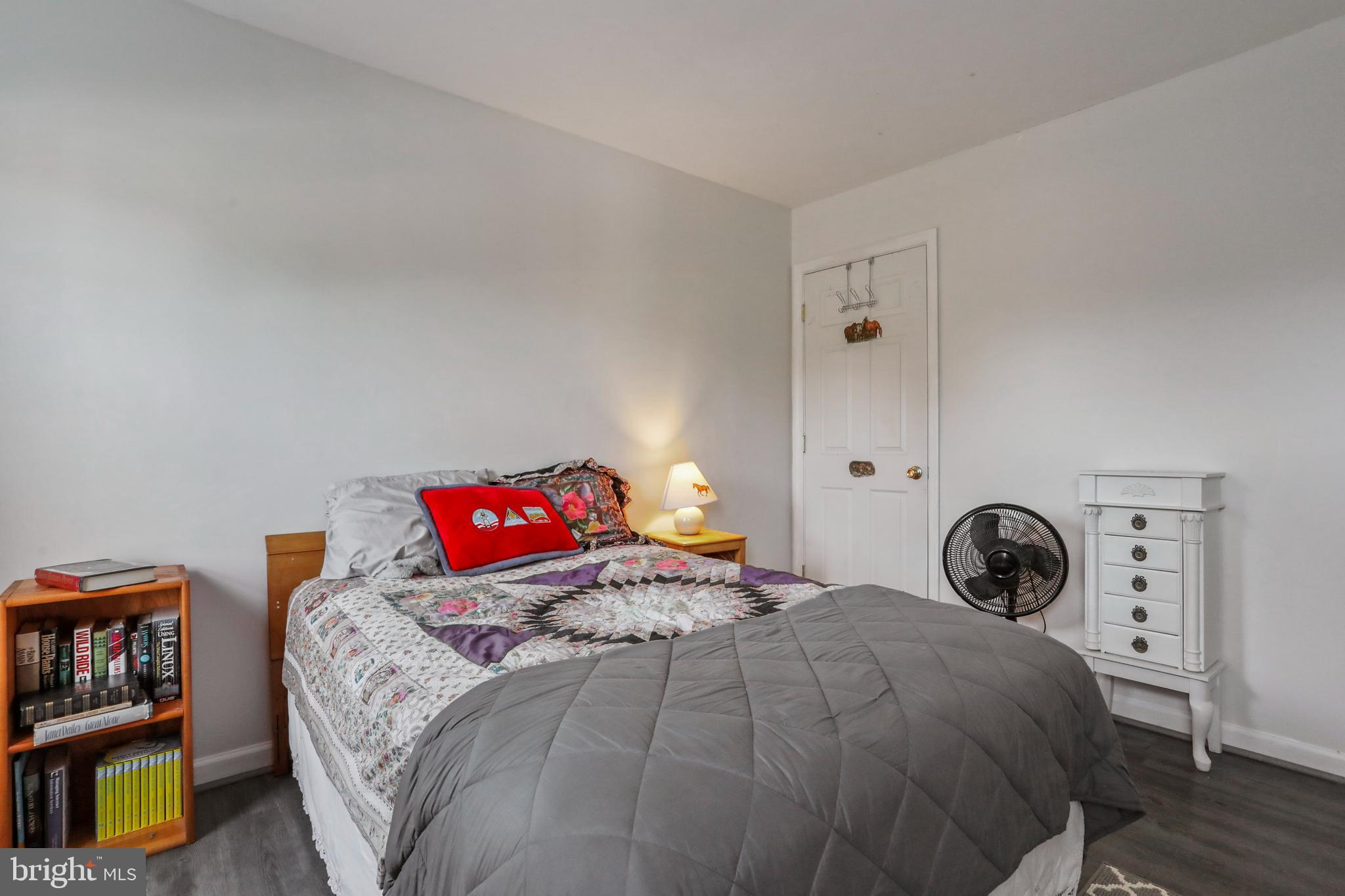 YORKVILLE - Residential