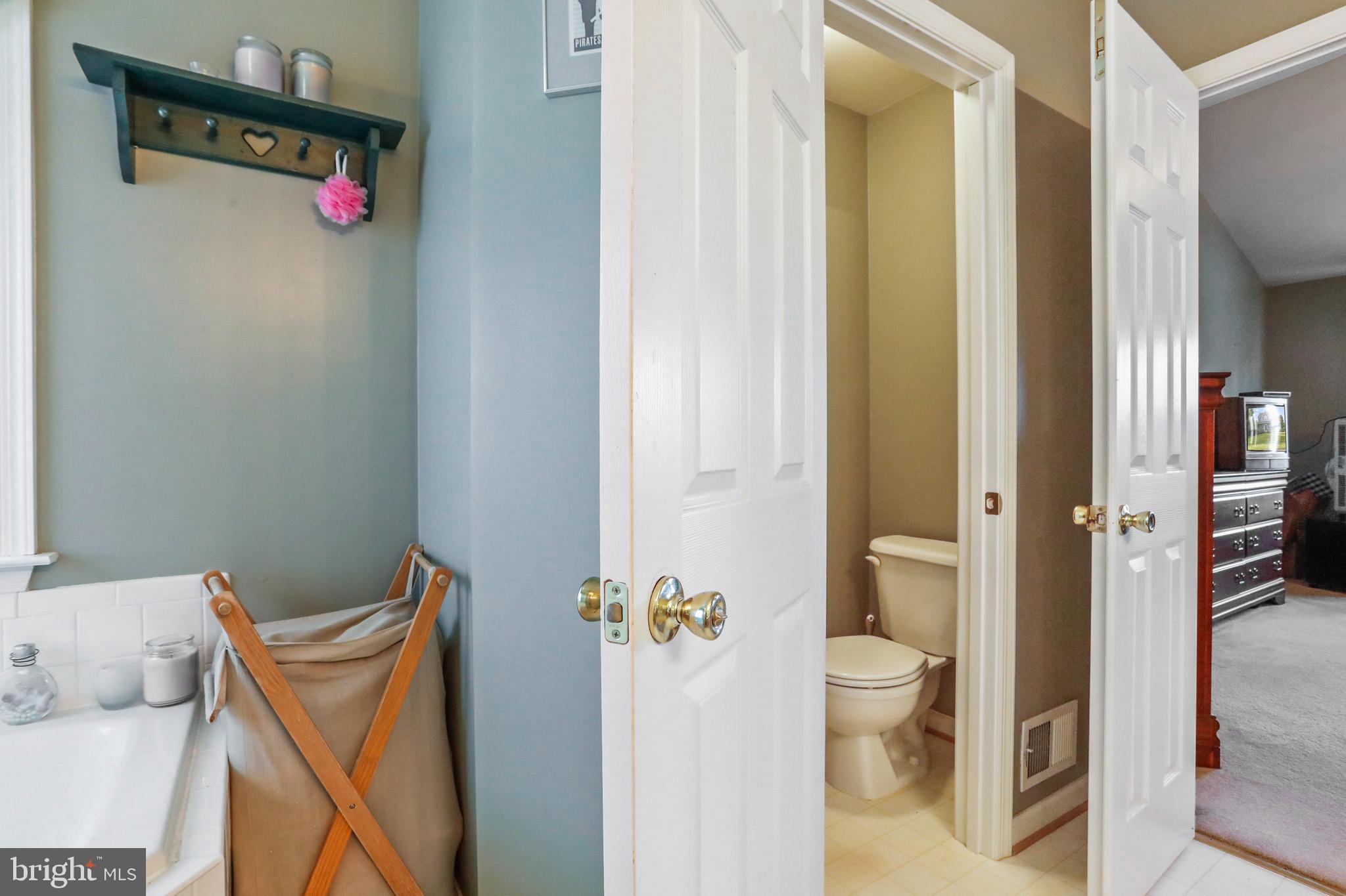 YORKVILLE - Residential