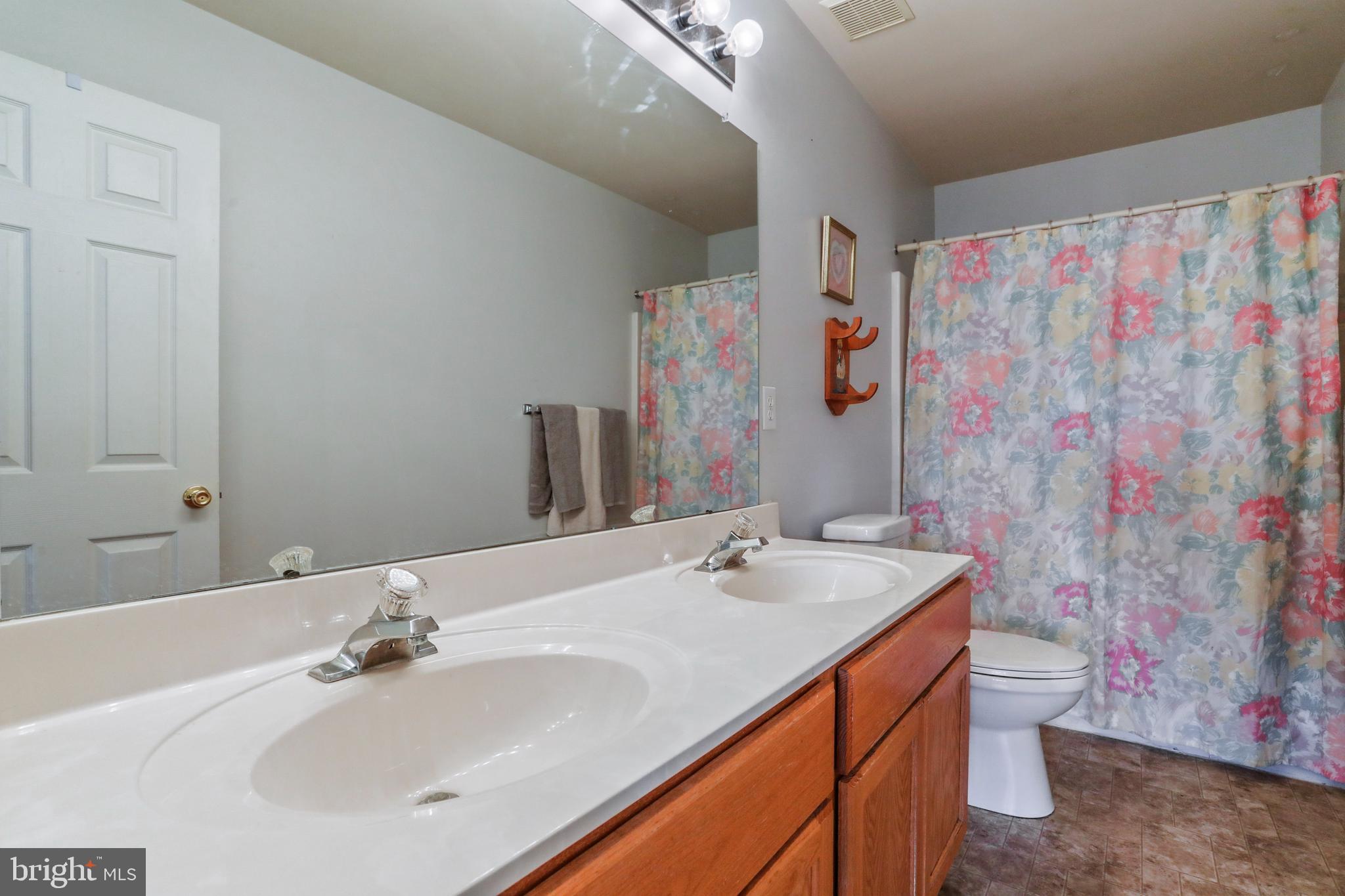 YORKVILLE - Residential