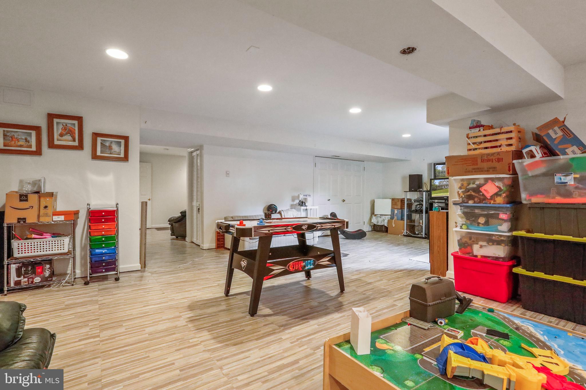 YORKVILLE - Residential