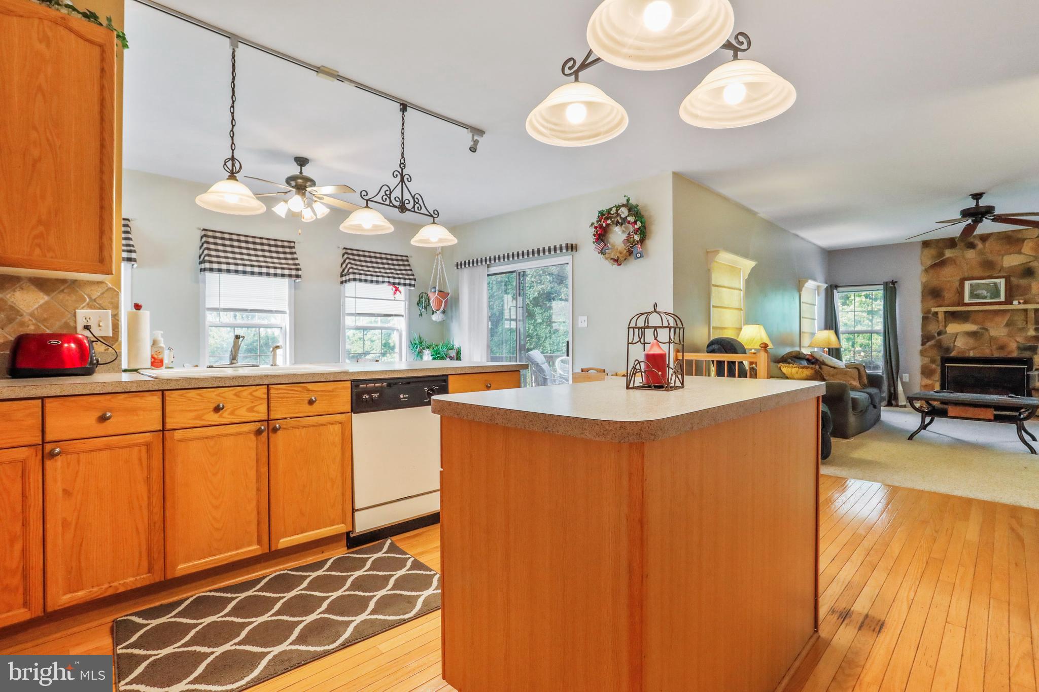 YORKVILLE - Residential