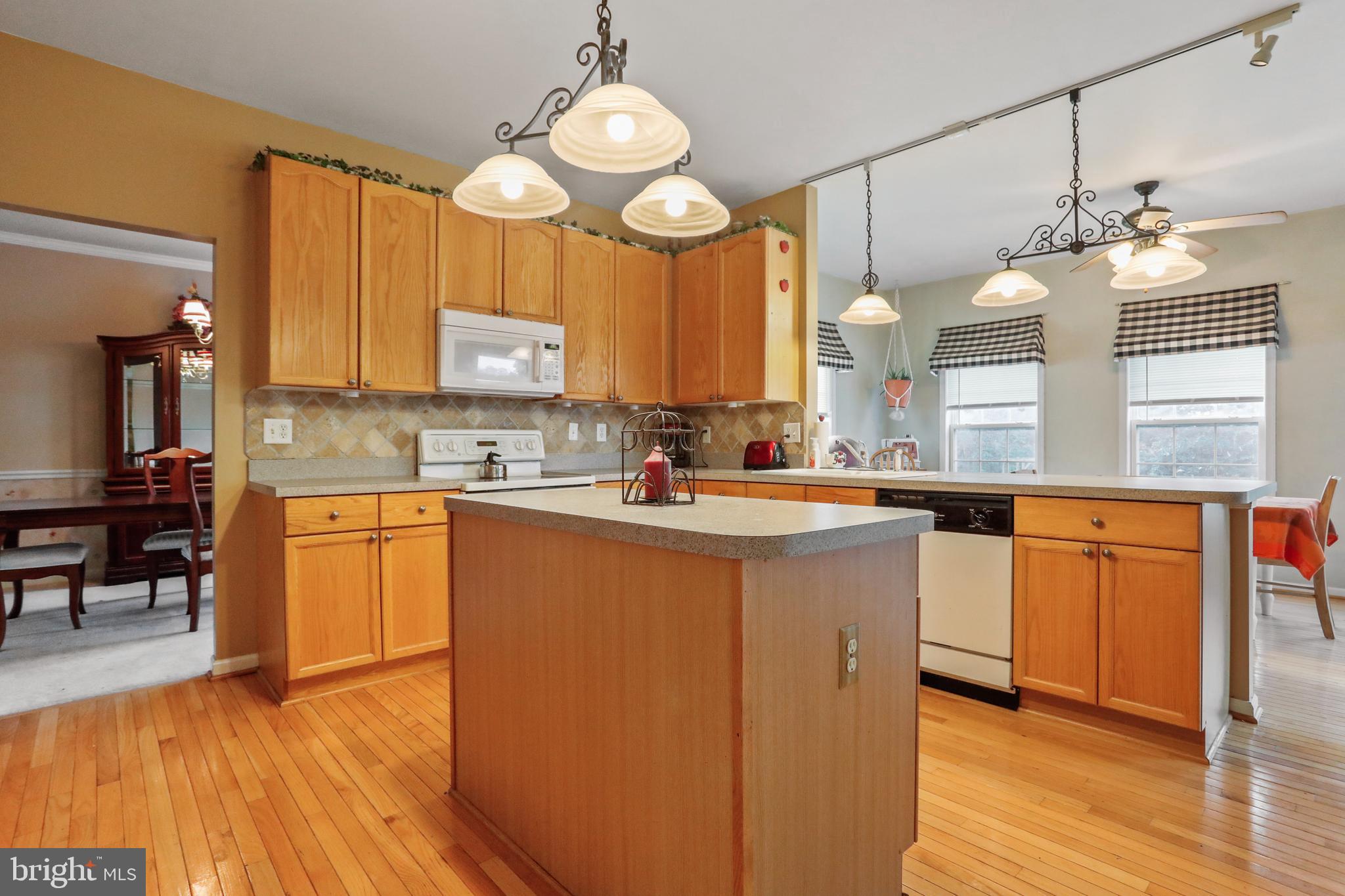 YORKVILLE - Residential