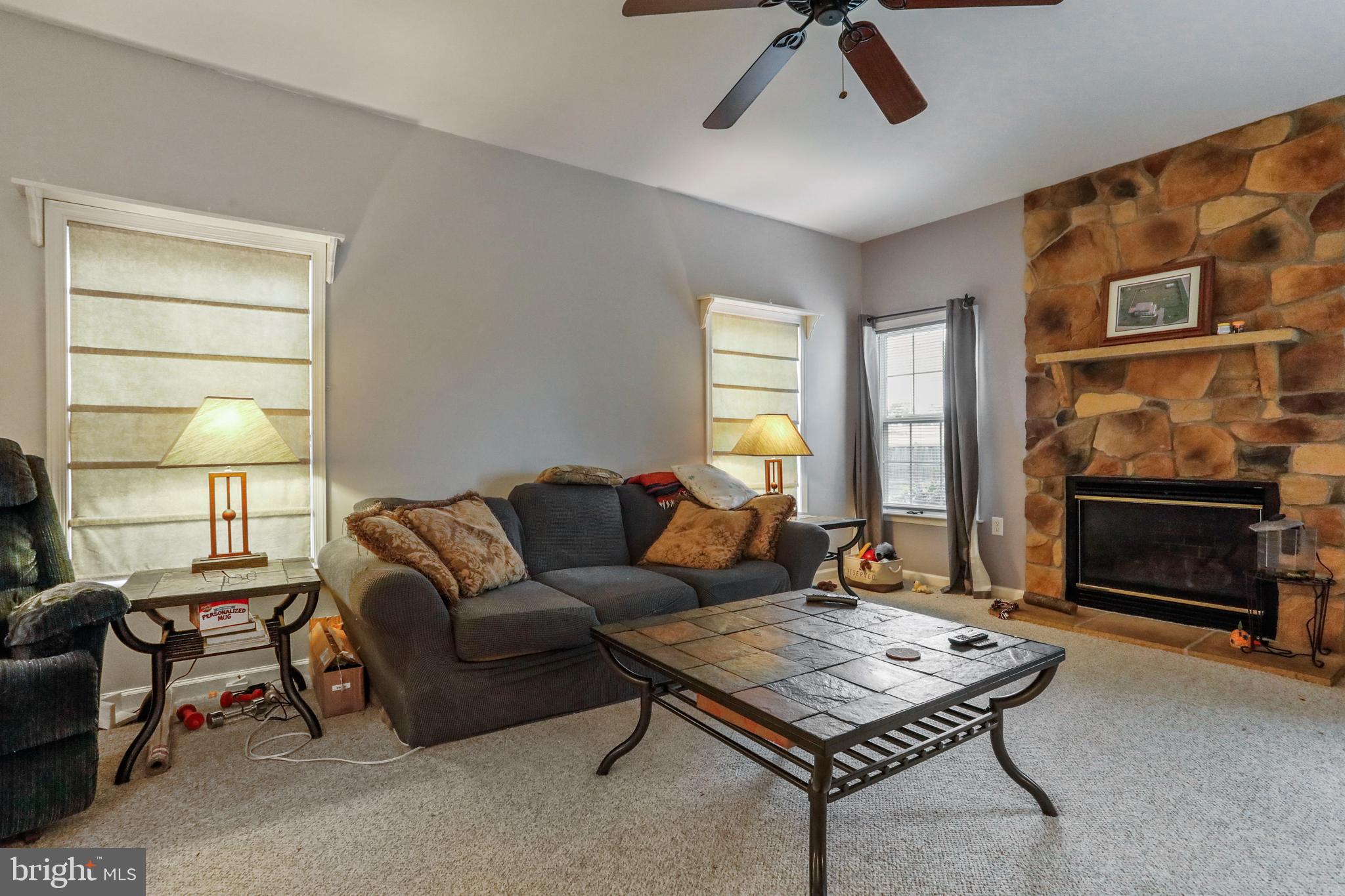 YORKVILLE - Residential