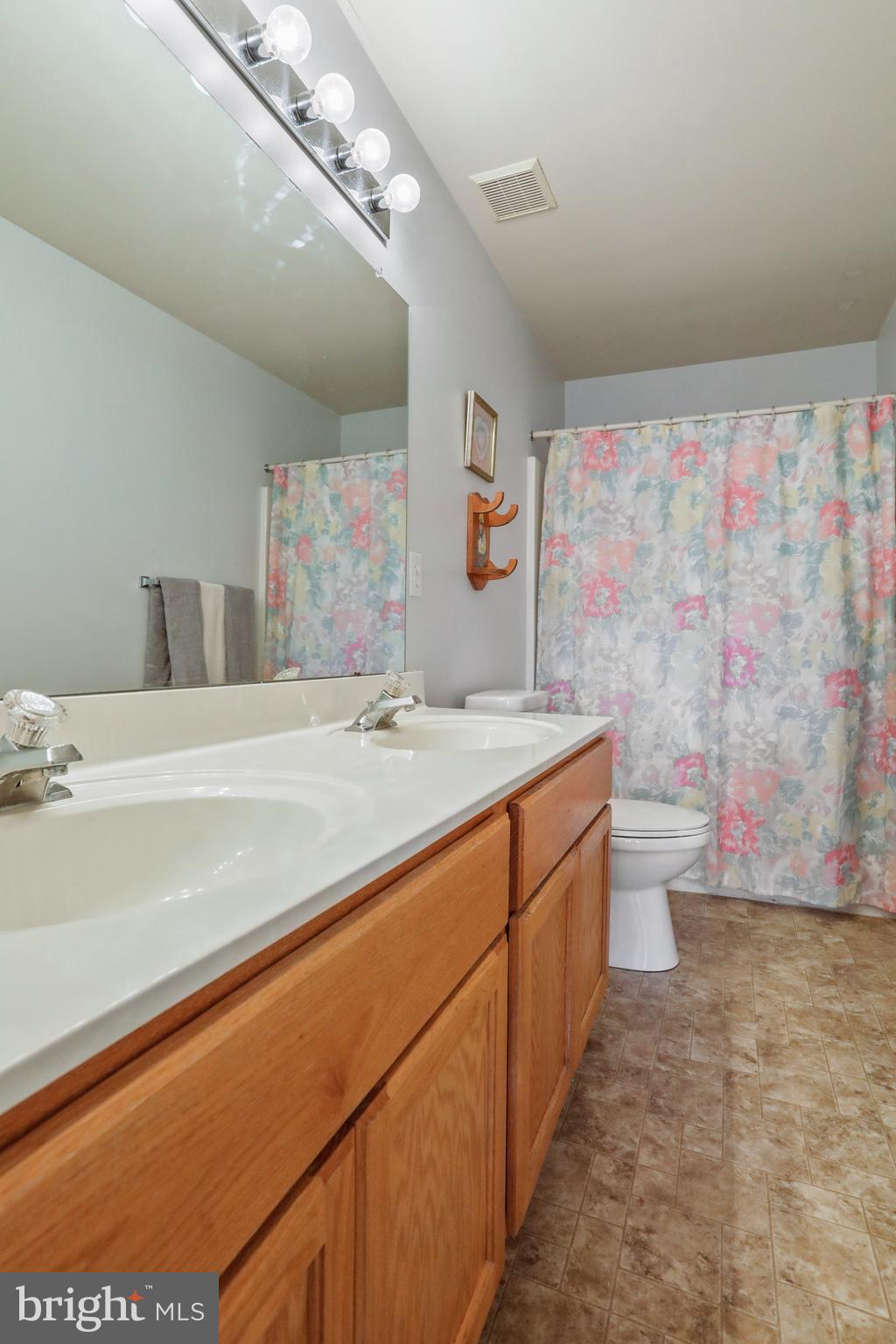 YORKVILLE - Residential