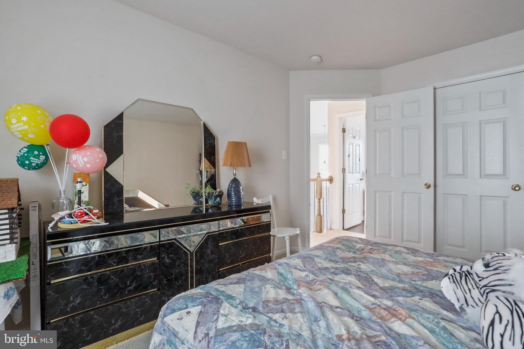 YORKVILLE - Residential