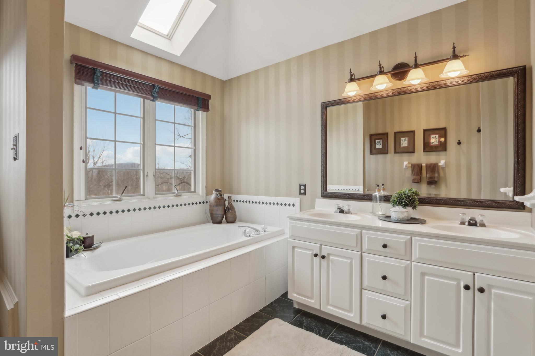 WOODFIELDS - Residential