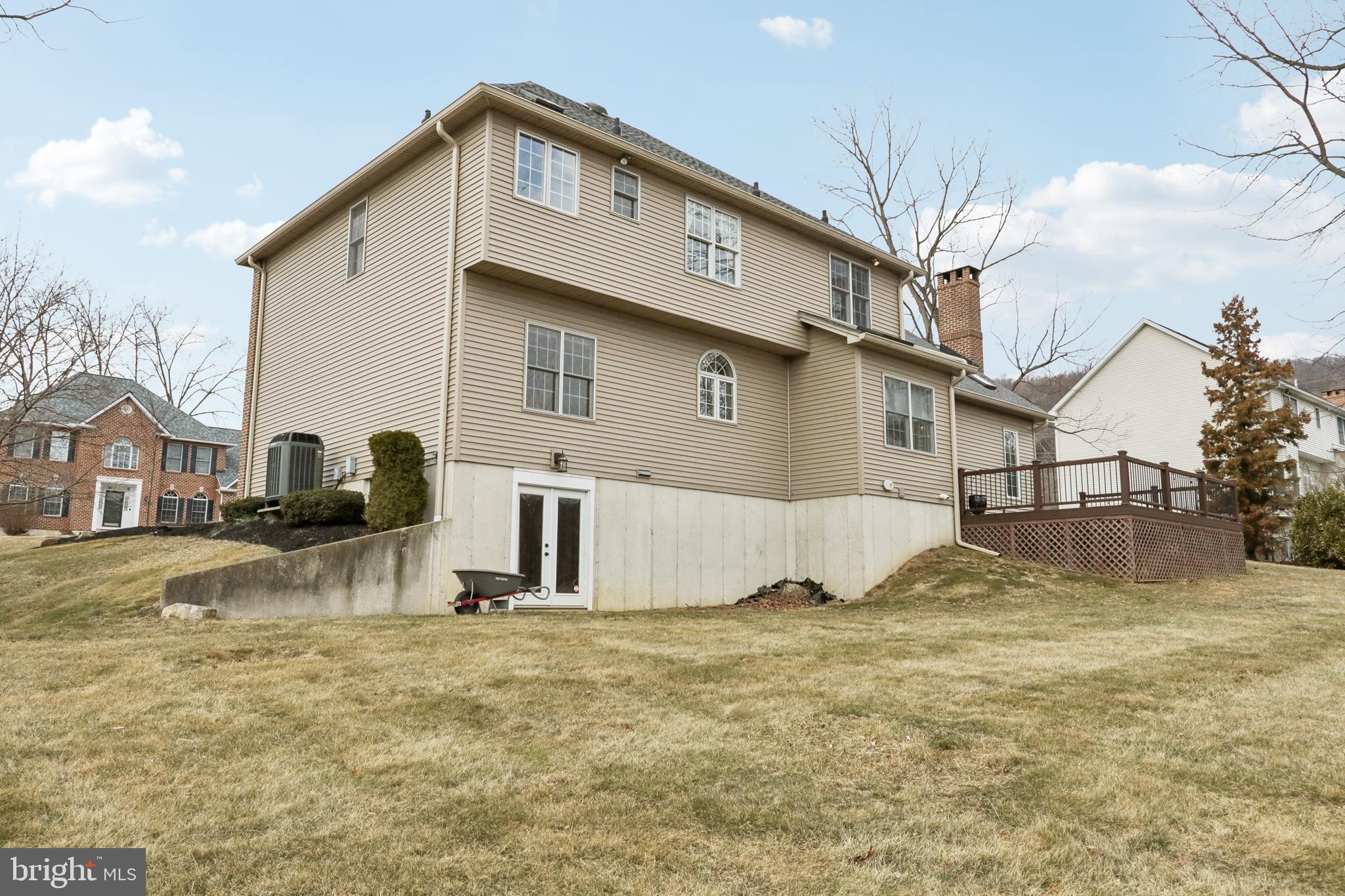 WOODFIELDS - Residential