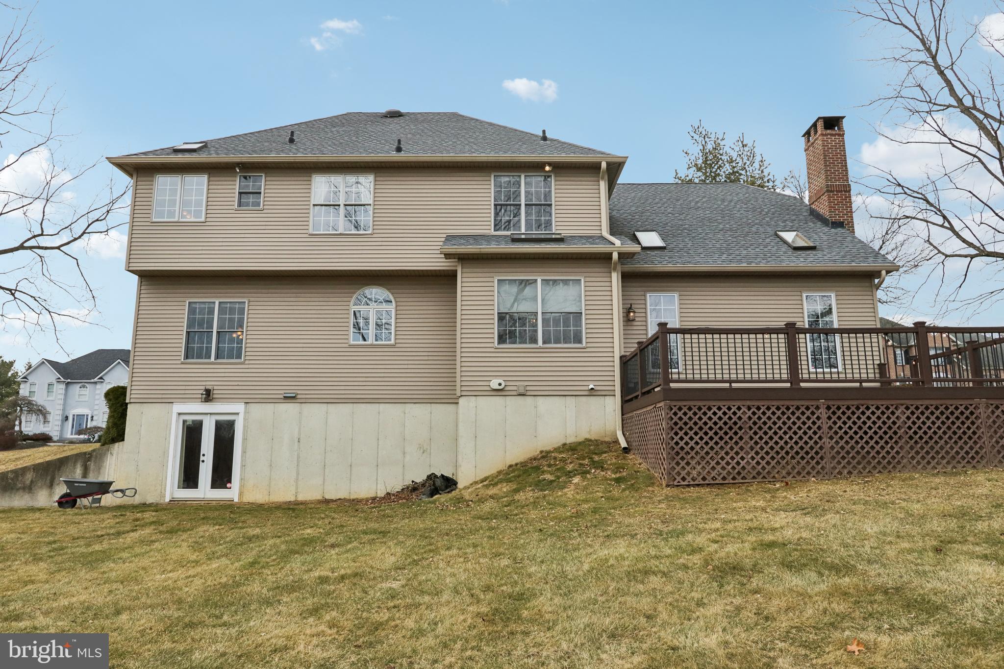 WOODFIELDS - Residential