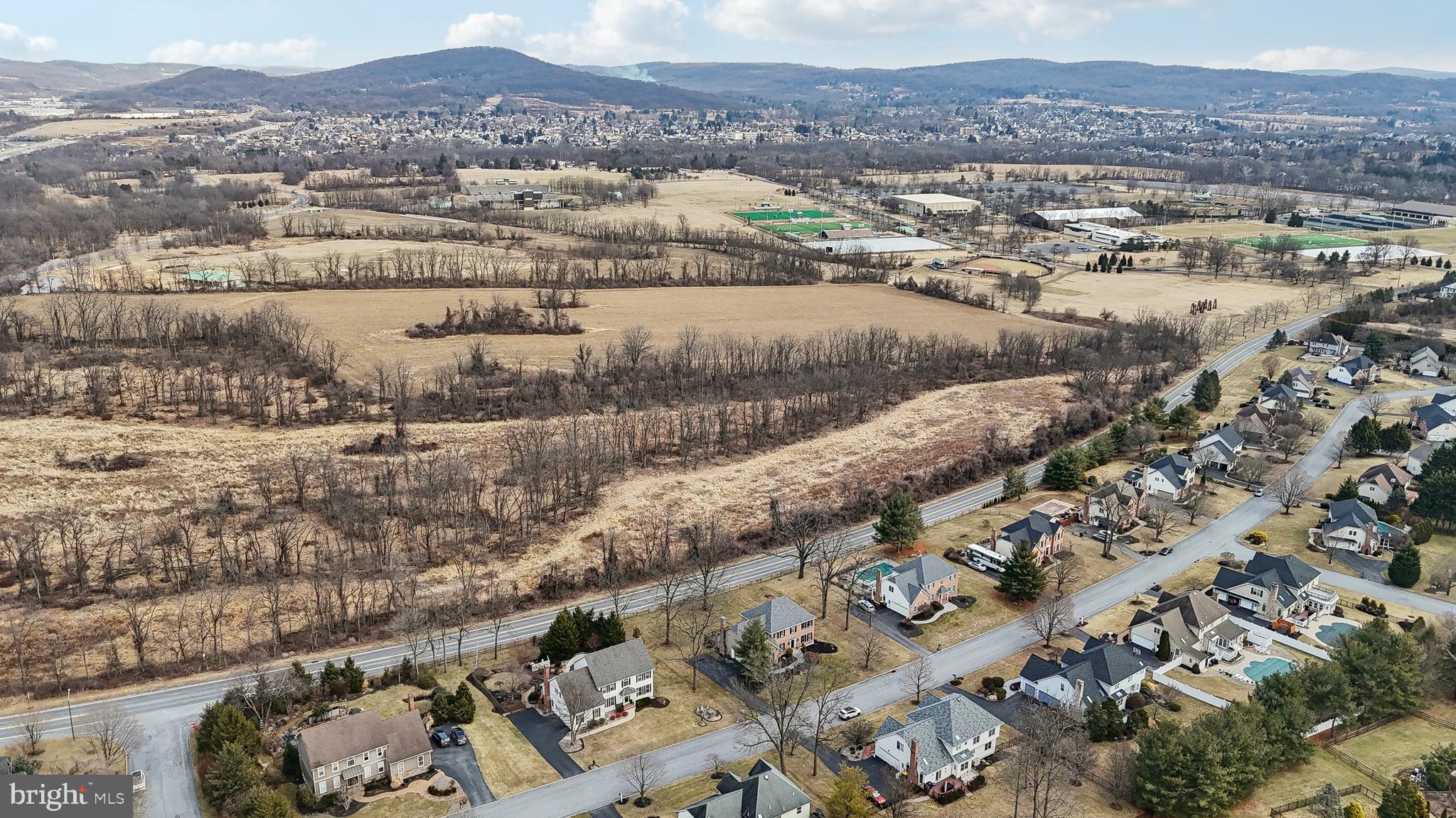 WOODFIELDS - Residential