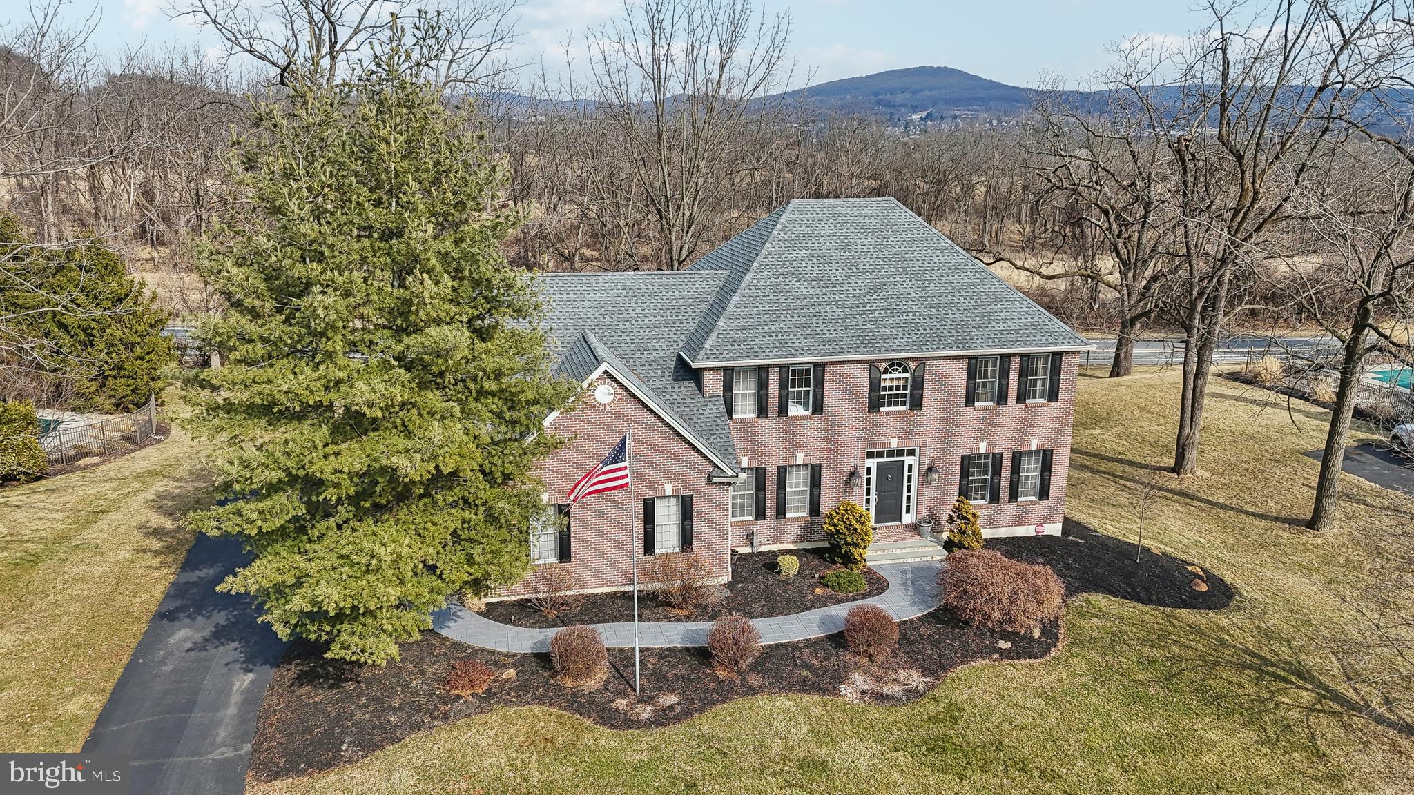 WOODFIELDS - Residential