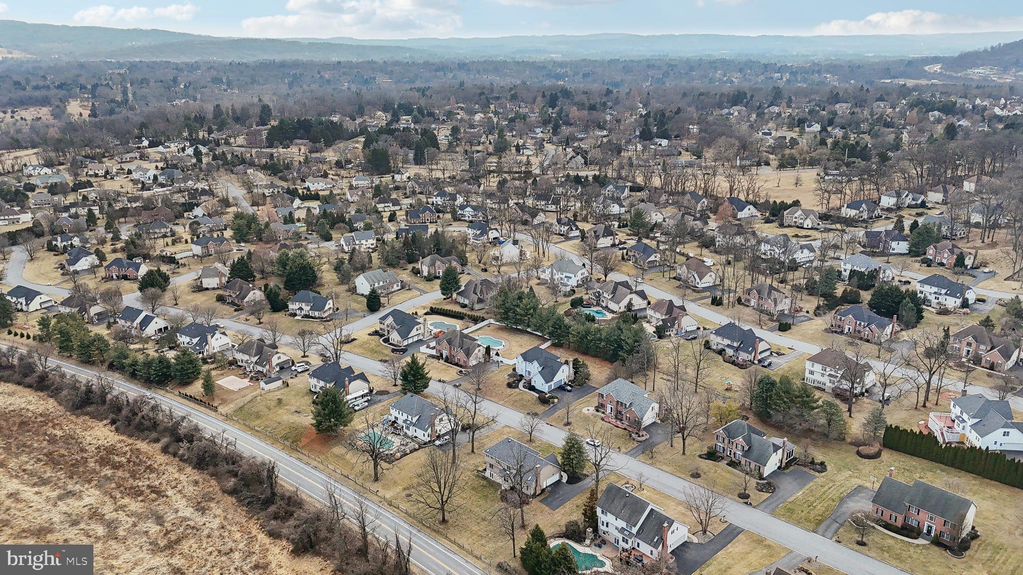 WOODFIELDS - Residential