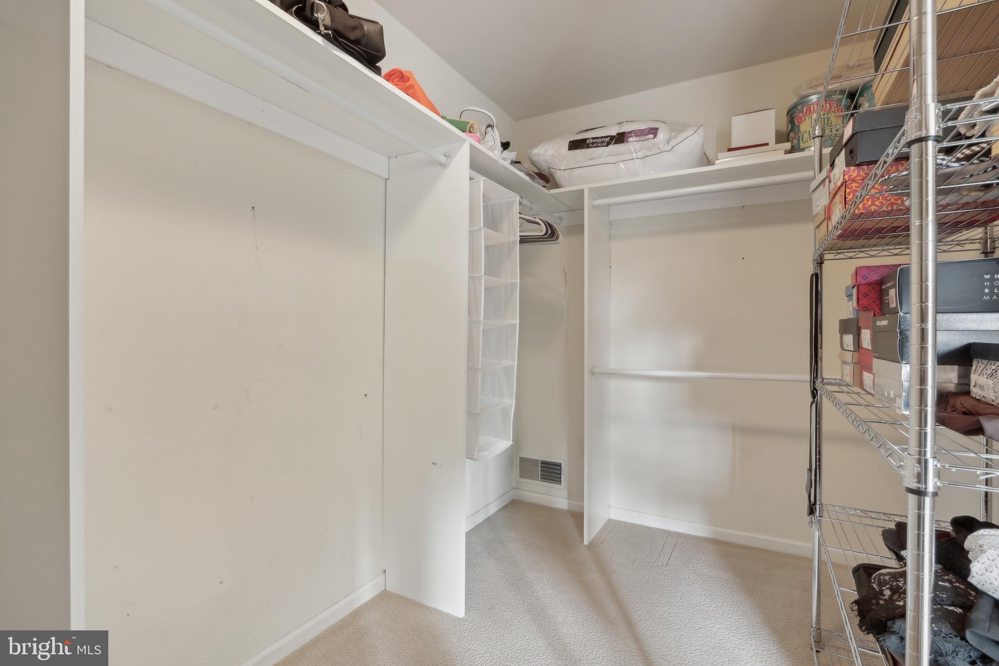 WOODFIELDS - Residential