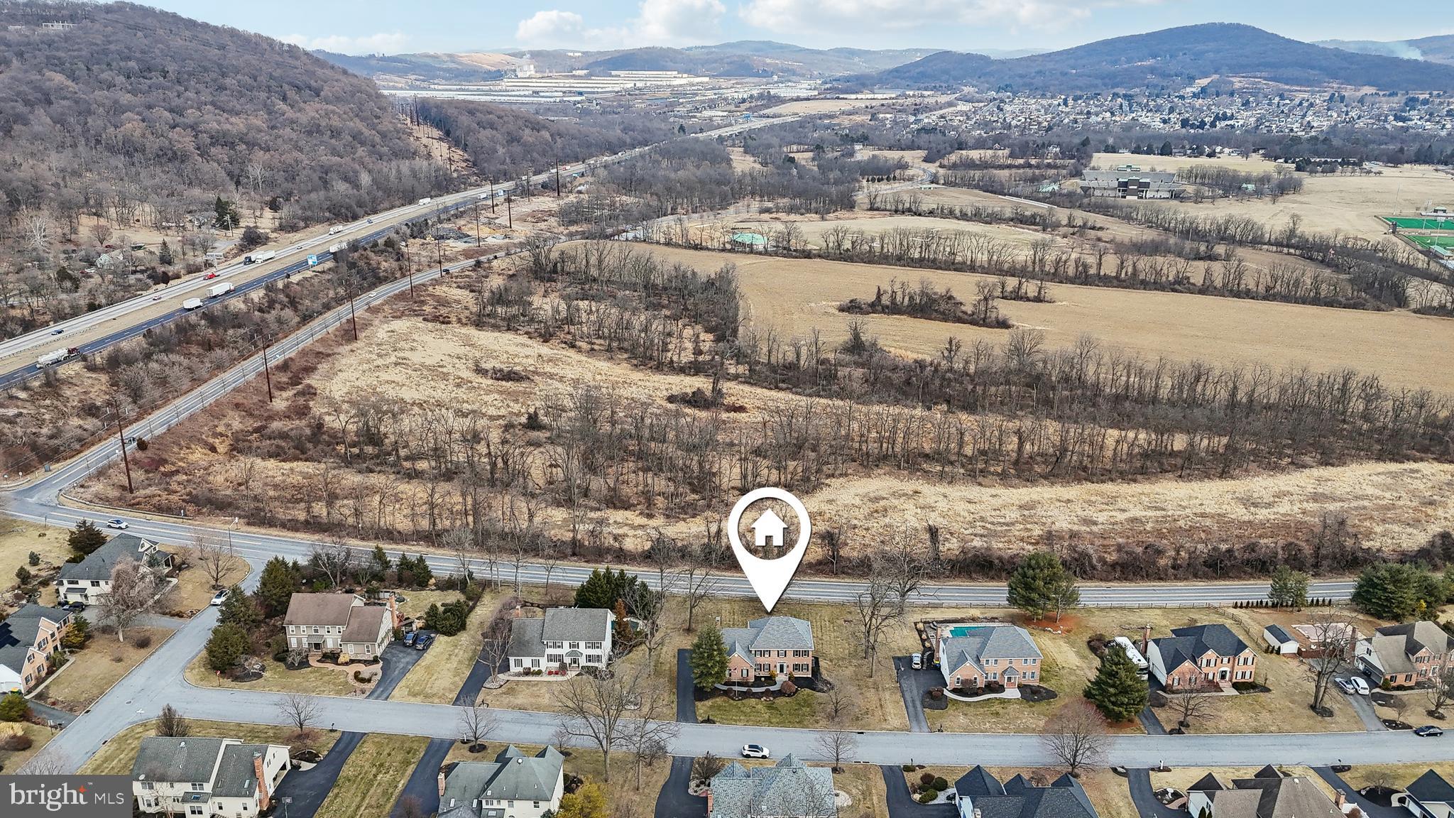 WOODFIELDS - Residential