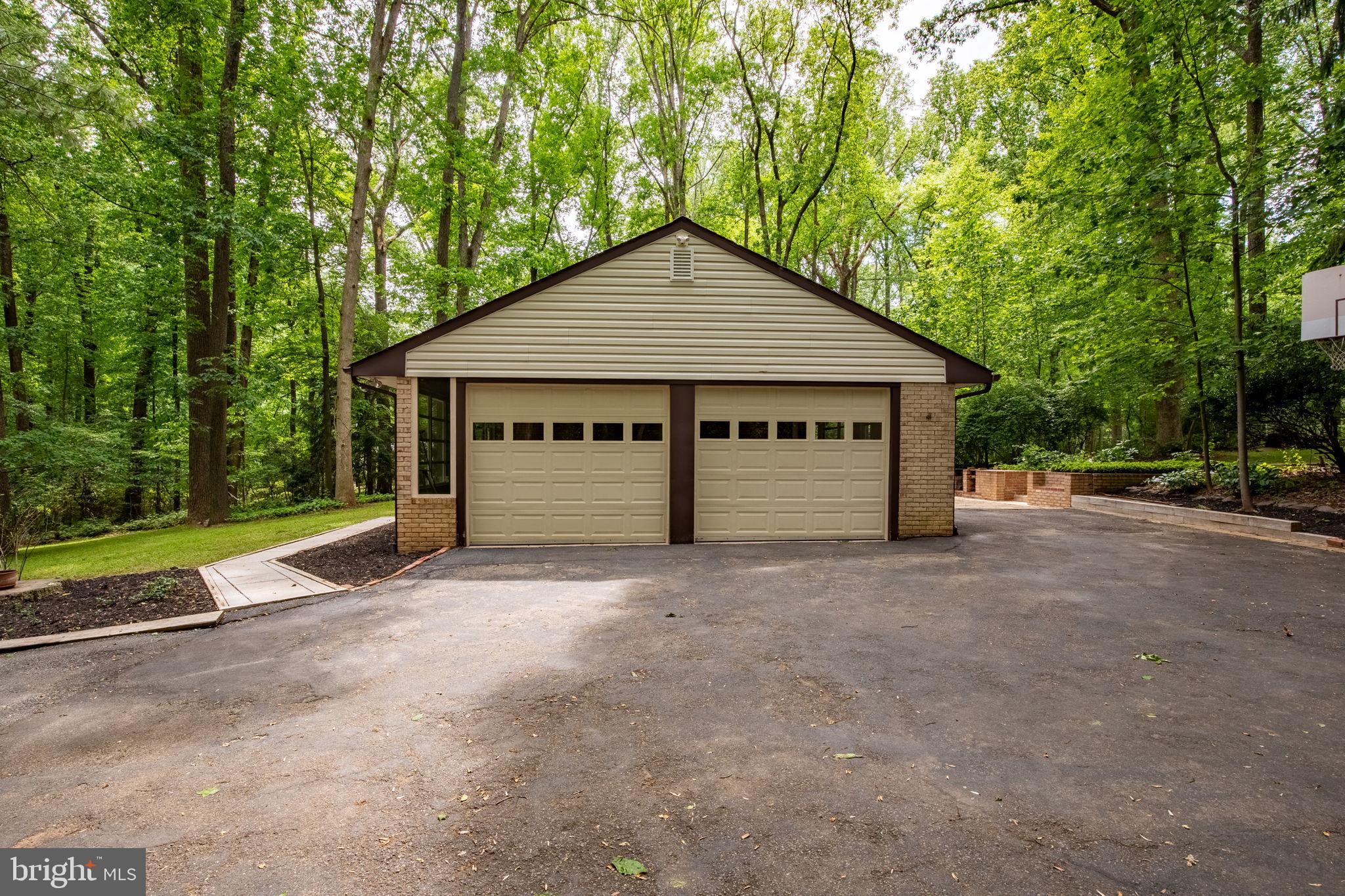 1906 PARKVUE ROAD