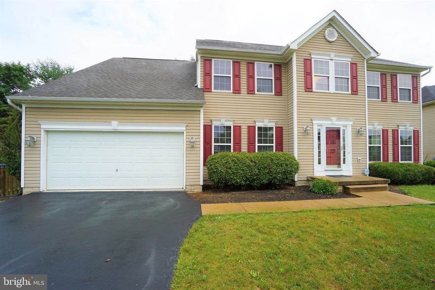 Beautiful Single-Family home in Desirable Stonebridge Community! 4 bedrooms, 2.5 bathrooms. 3,504 square feet. Immaculate hardwood and carpet flooring. Spend time in the spacious family room around the floor-to-ceiling stone gas fireplace. The open gourmet kitchen has stainless steel appliances, lots of storage space, a sitting area, and an island/breakfast bar. Also on the main level is a formal living room, dining room, and office/study. The upper level boasts 4 roomy bedrooms and 2 full bathrooms including the master suite with vaulted ceilings, sitting area, and attached master bathroom including a stall shower, soaking tub, and dual vanities. Attached 2 car garage. Enjoy the summer nights in your fenced-in backyard with underground sprinkler system and patio area   perfect for cookouts! The sought-after Stonebridge Community offers several amenities   community pool, basketball courts, and tennis courts! Great location for commuters   minutes from Downtown Martinsburg and Shepherdstown, Rt. 9, and I-81!