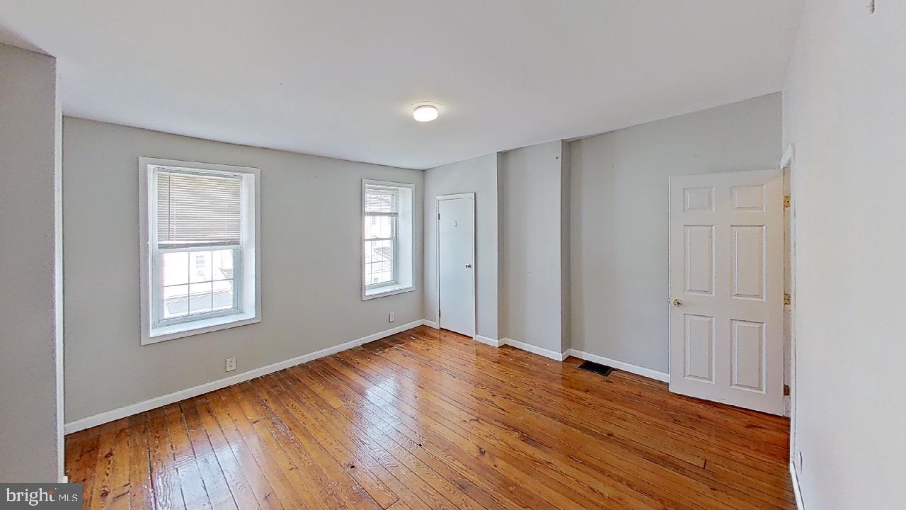 EAST FALLS - Residential Lease