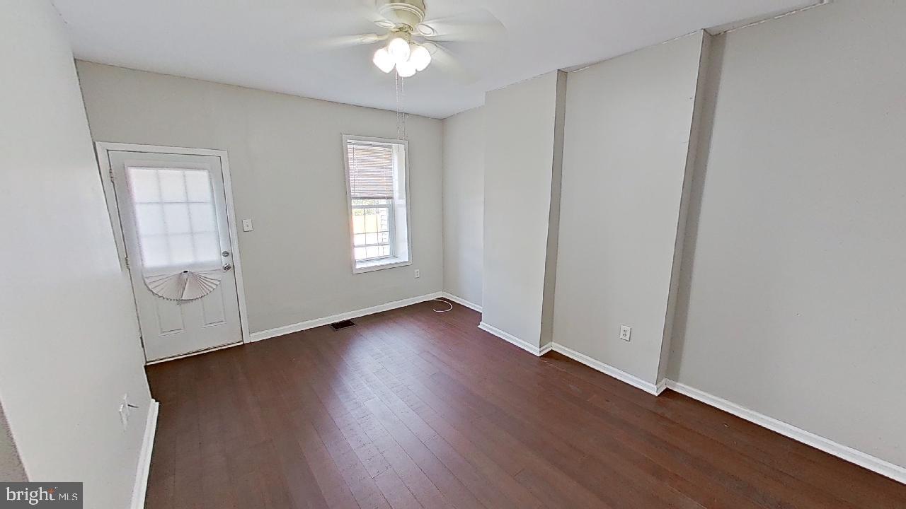 EAST FALLS - Residential Lease