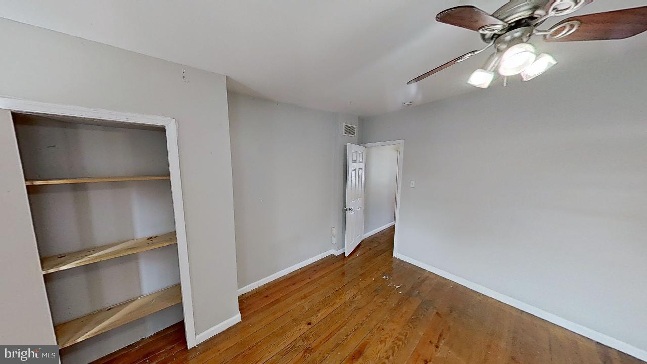 EAST FALLS - Residential Lease