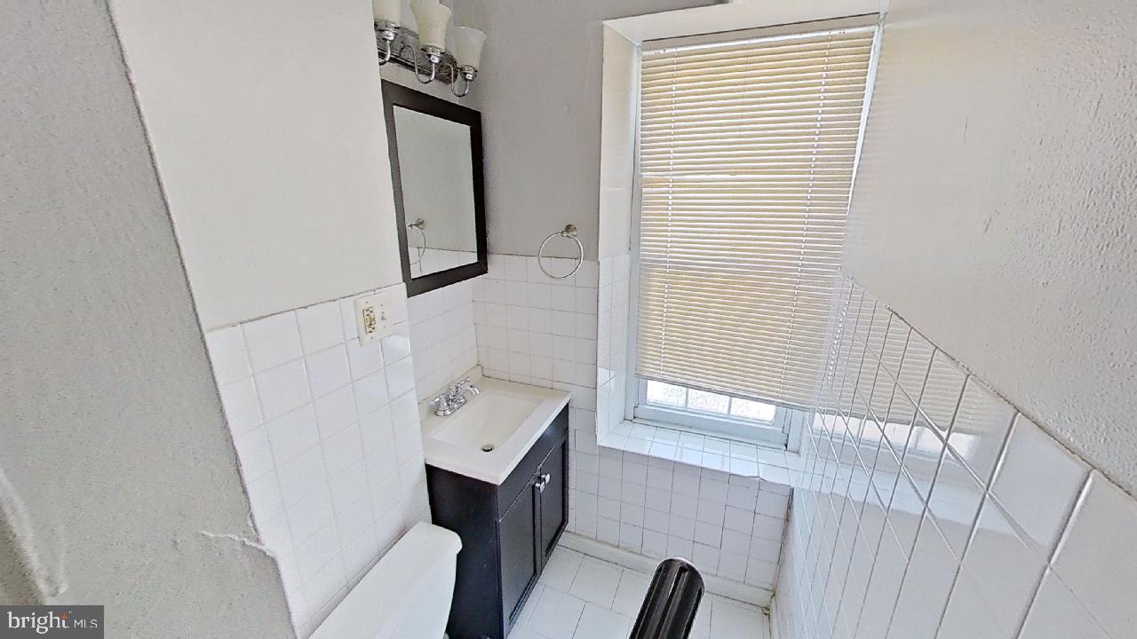 EAST FALLS - Residential Lease