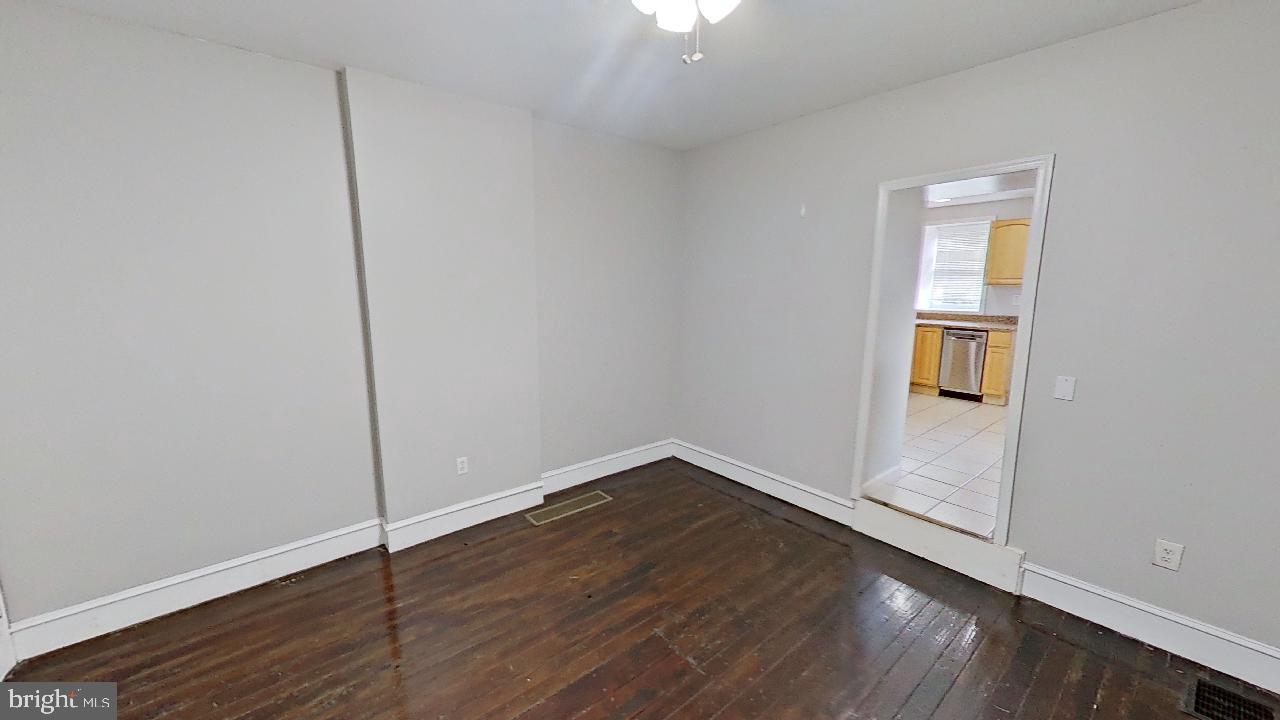 EAST FALLS - Residential Lease