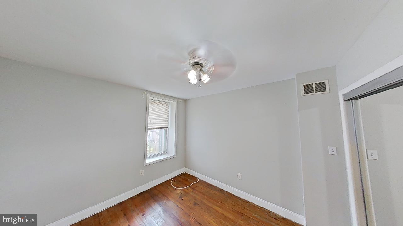 EAST FALLS - Residential Lease