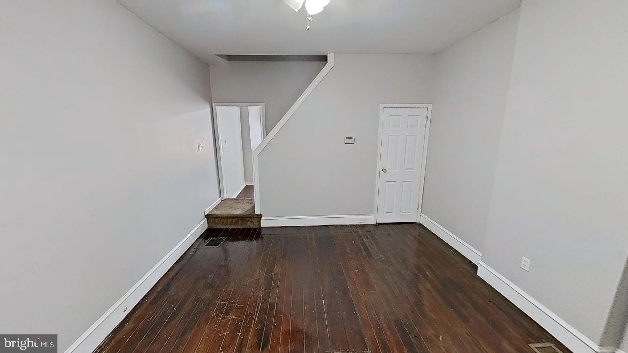 EAST FALLS - Residential Lease