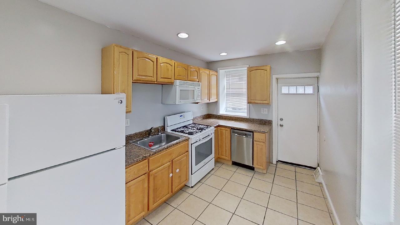 EAST FALLS - Residential Lease