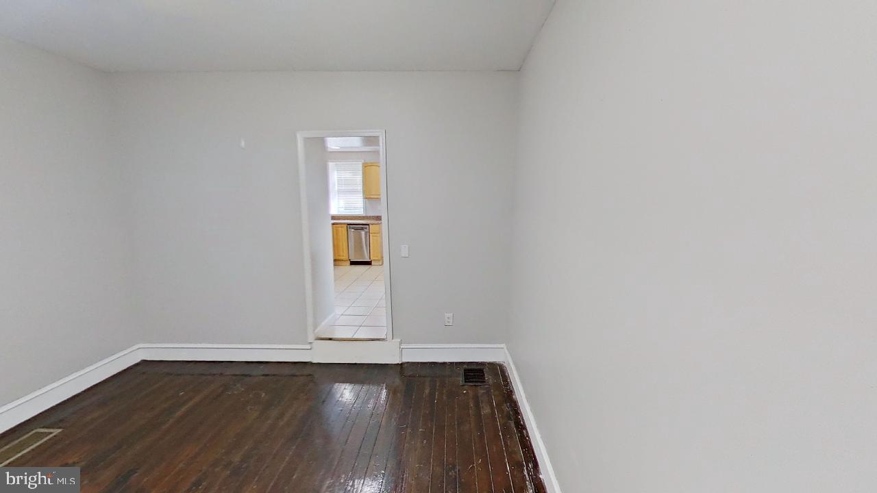 EAST FALLS - Residential Lease