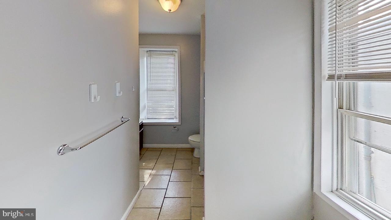 EAST FALLS - Residential Lease