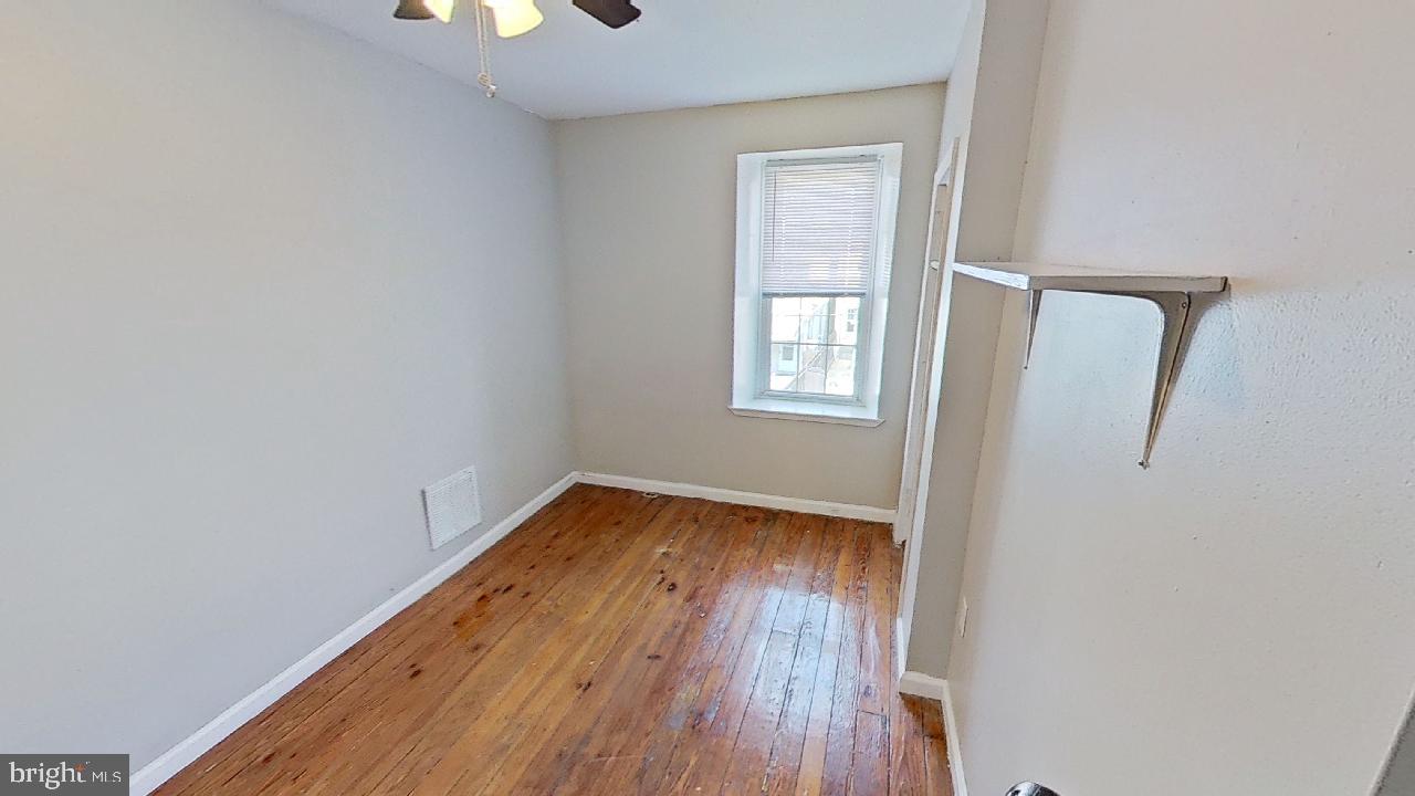 EAST FALLS - Residential Lease