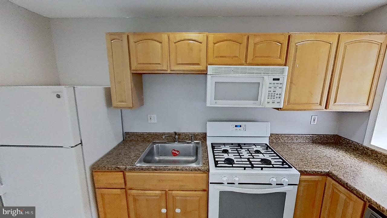 EAST FALLS - Residential Lease