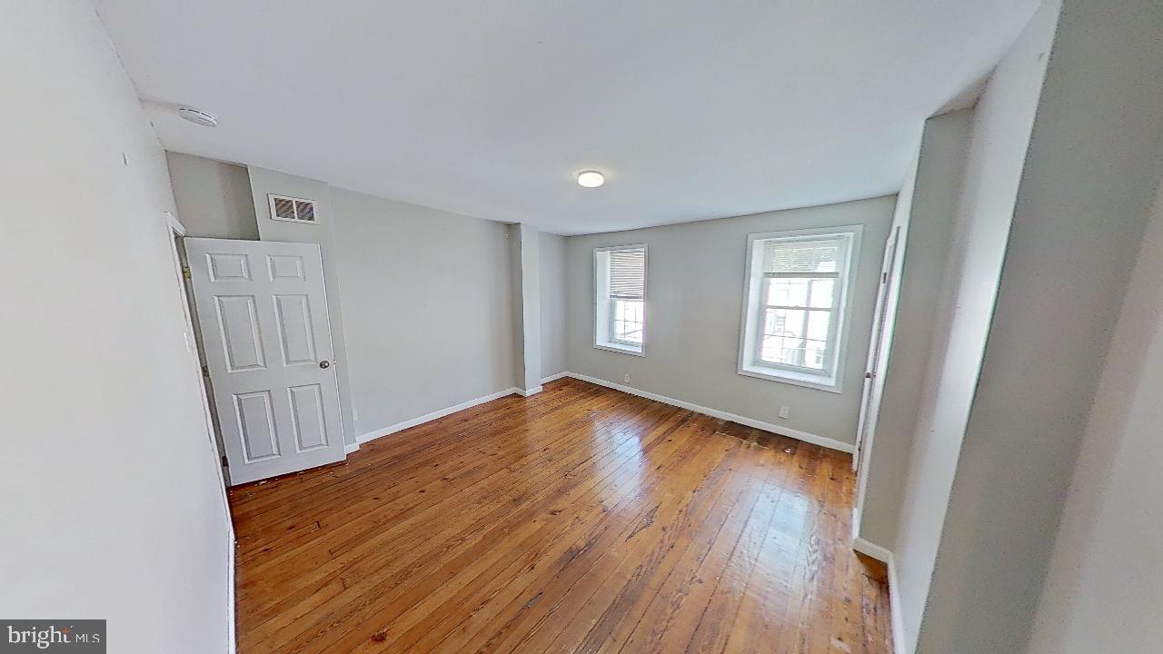 EAST FALLS - Residential Lease