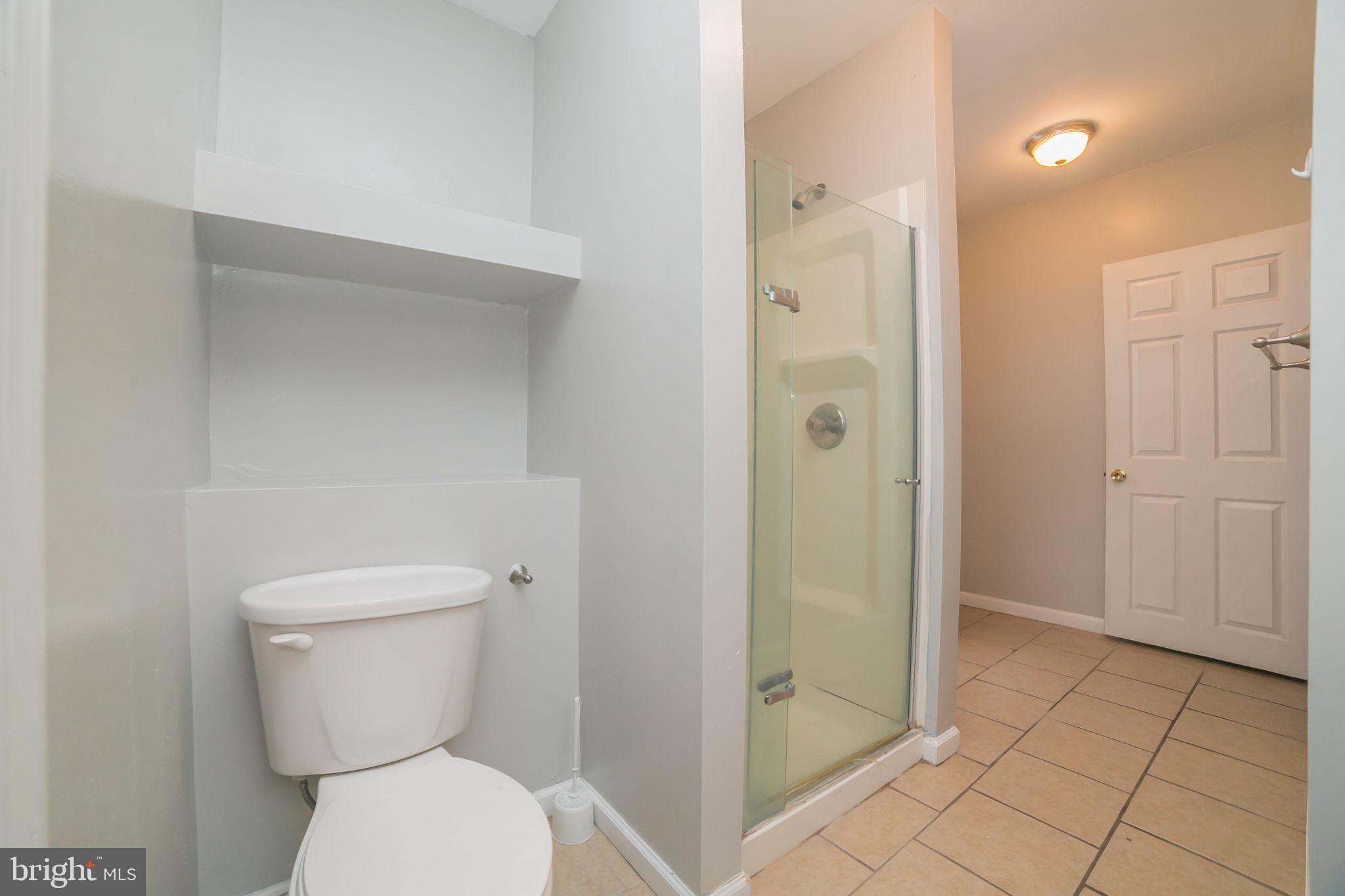 EAST FALLS - Residential Lease