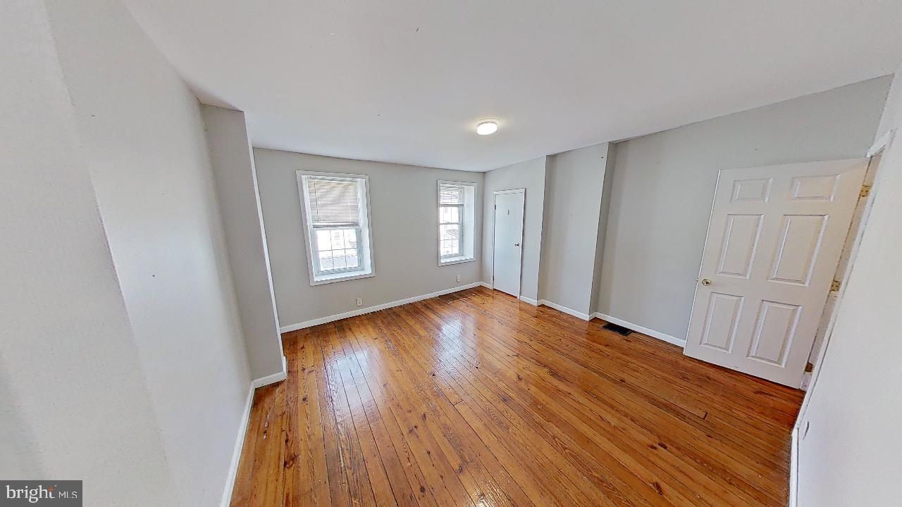 EAST FALLS - Residential Lease