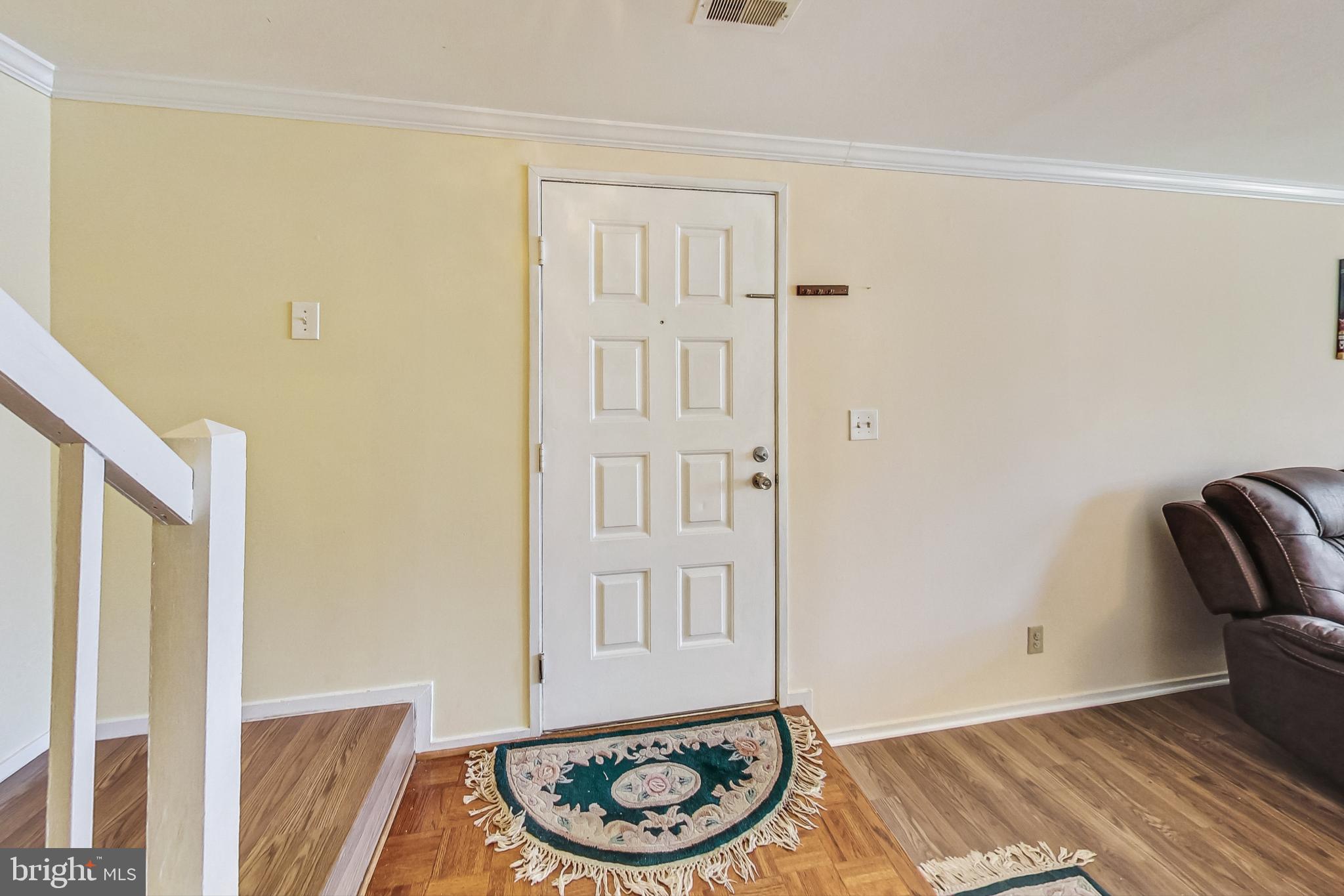 FARMINGDALE - Residential