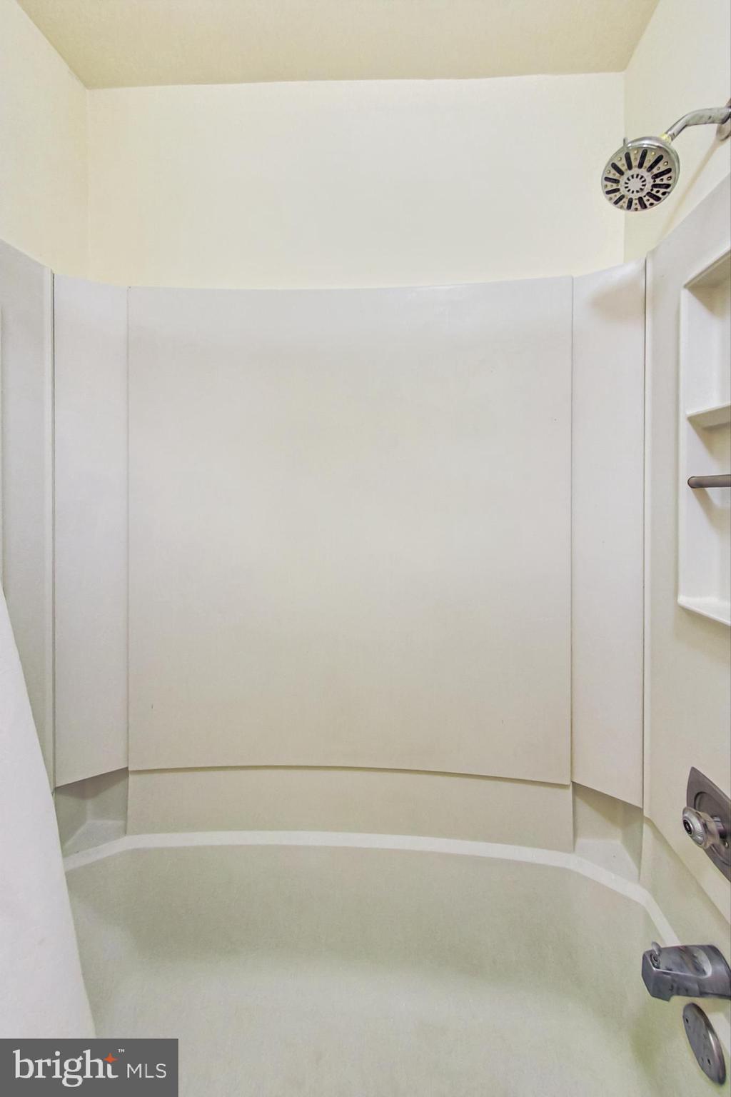 FARMINGDALE - Residential