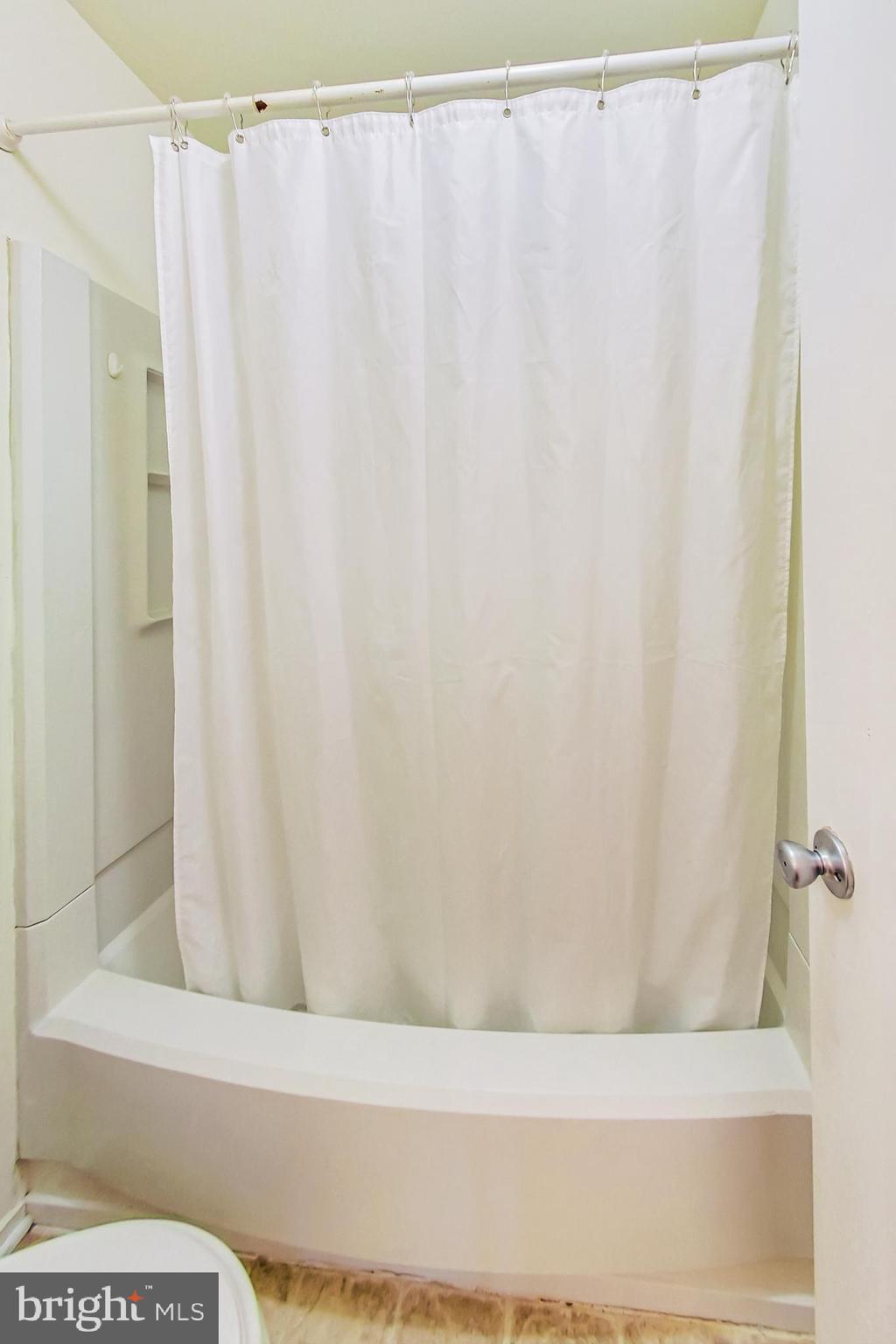 FARMINGDALE - Residential