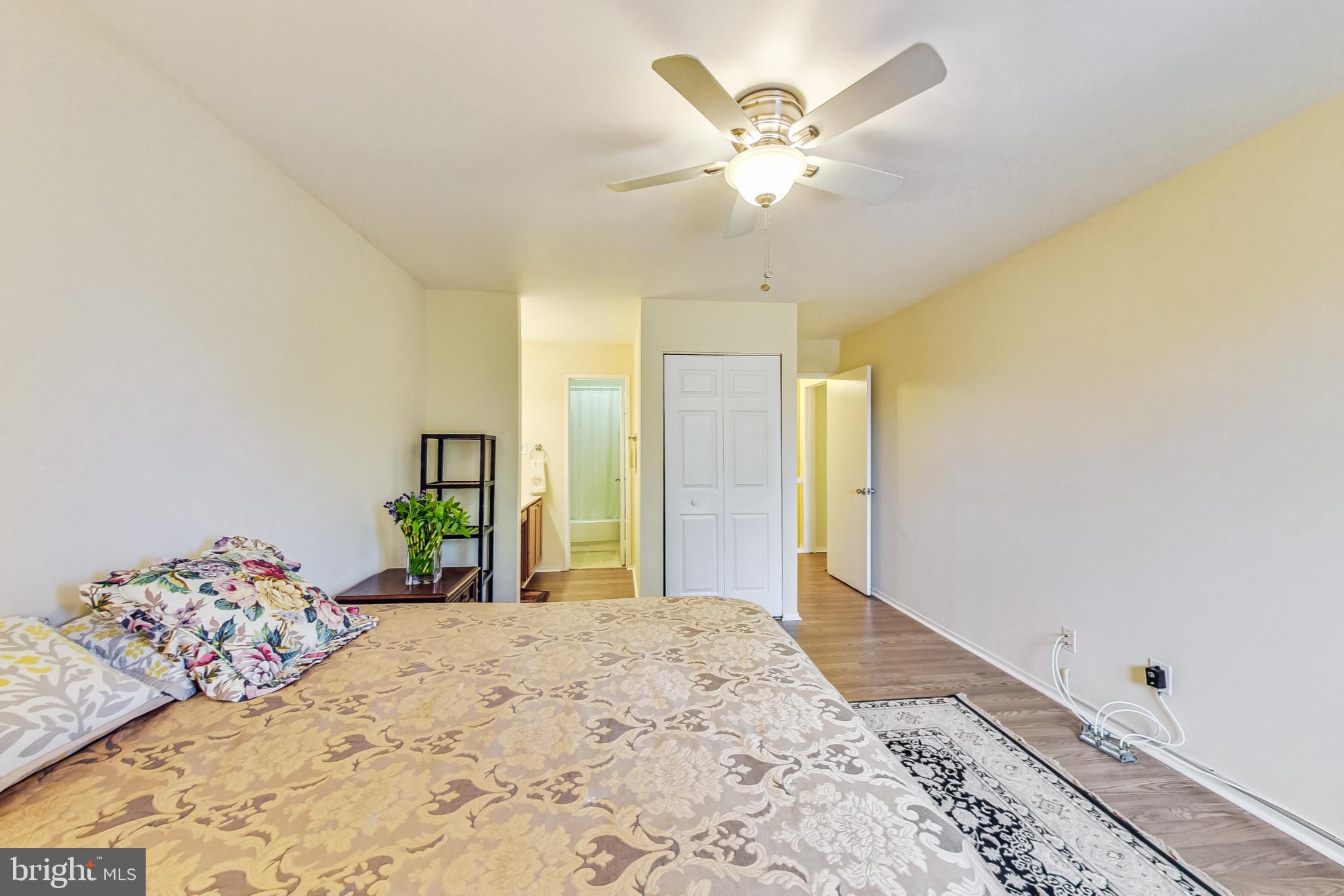 FARMINGDALE - Residential