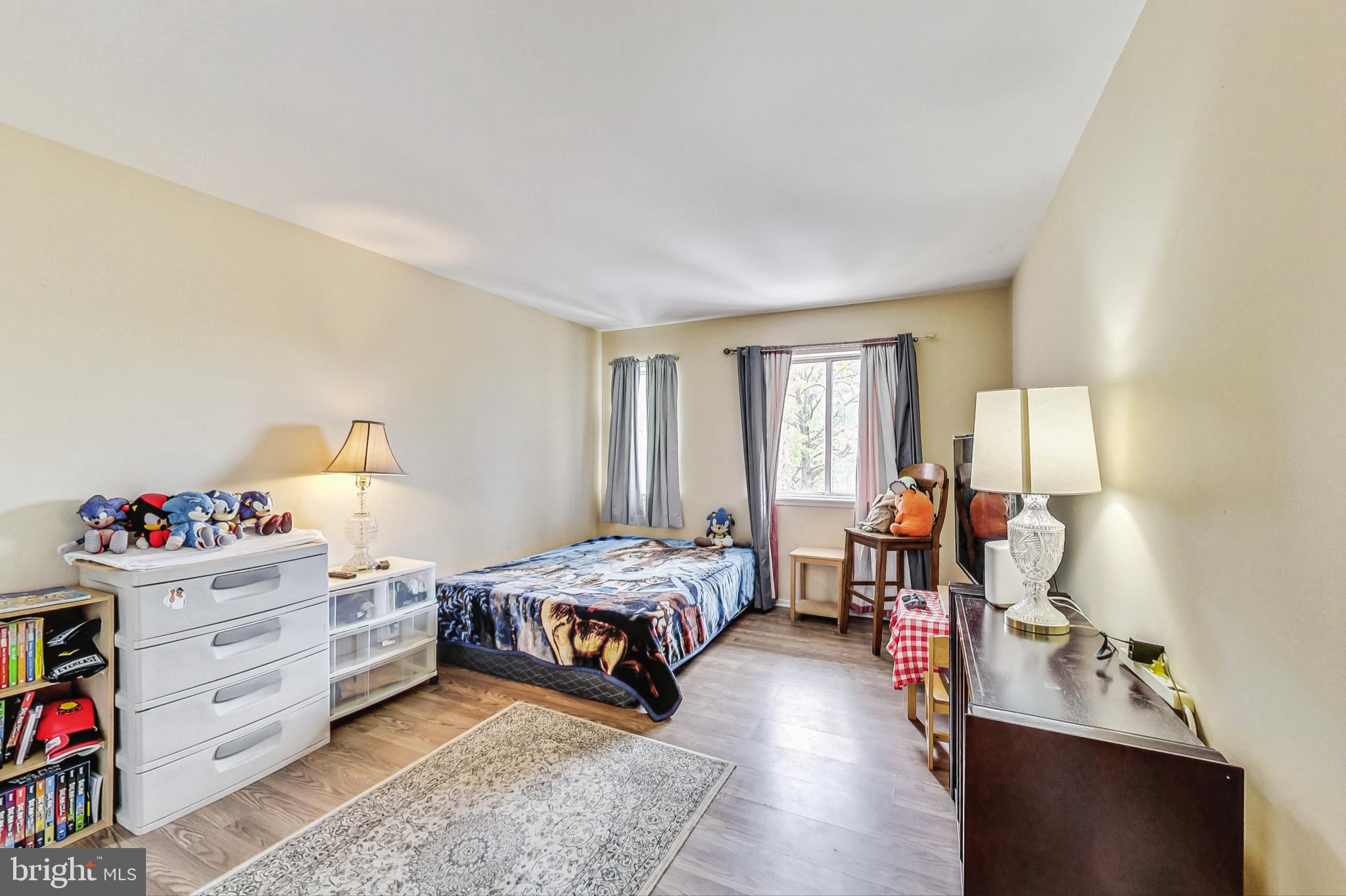 FARMINGDALE - Residential