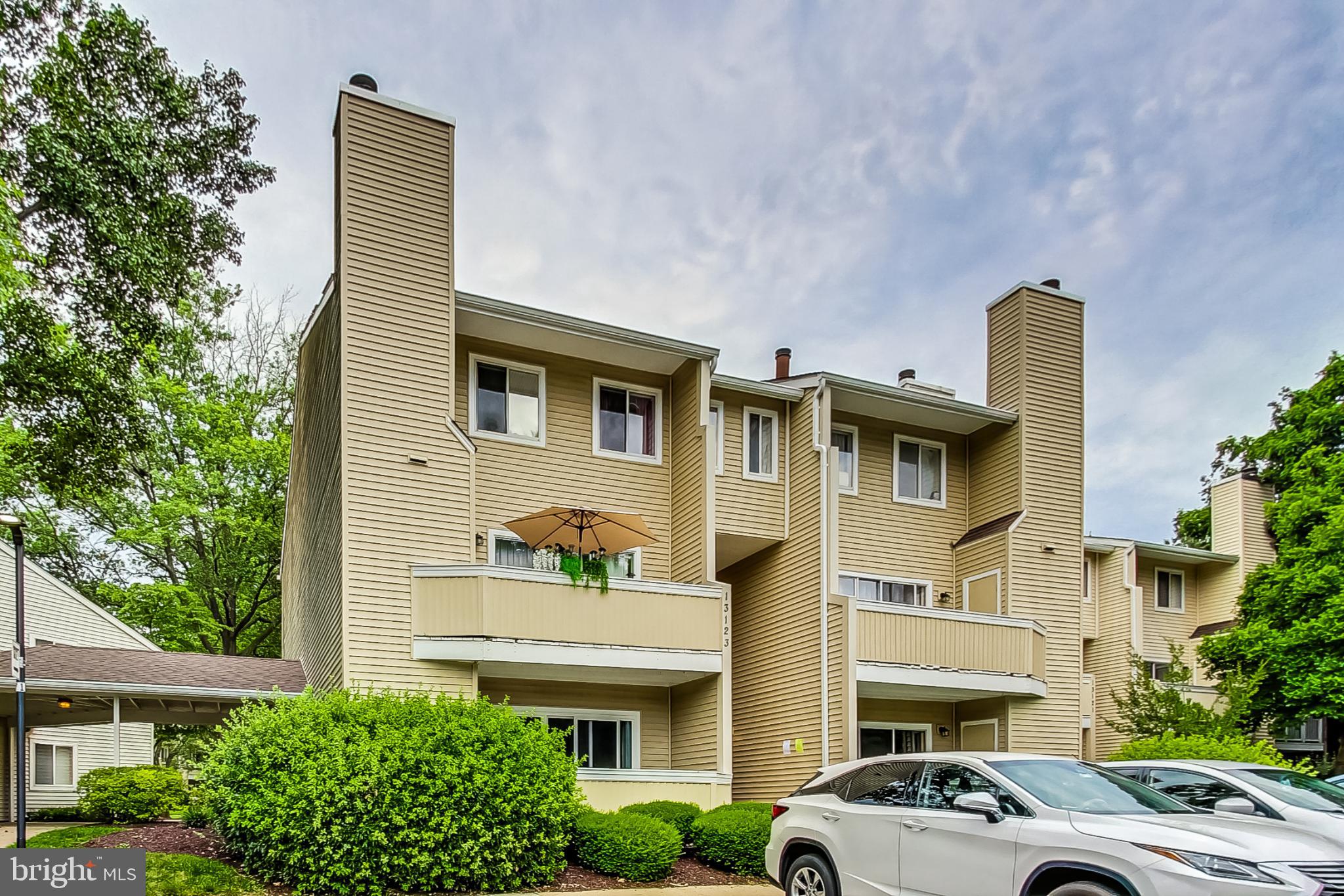 FARMINGDALE - Residential