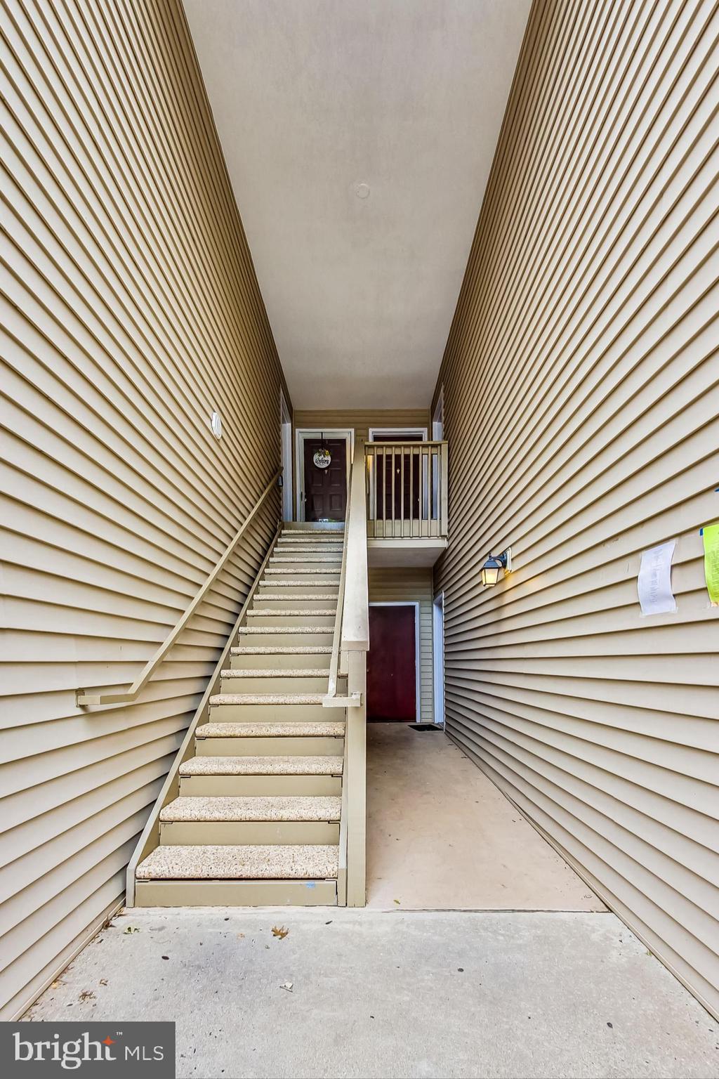 FARMINGDALE - Residential