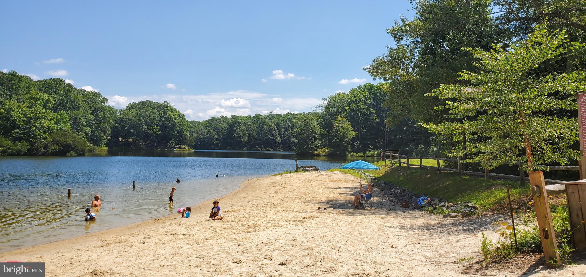 PRESIDENTIAL LAKES - Residential