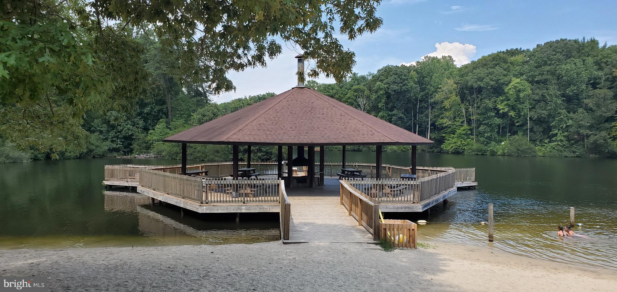 PRESIDENTIAL LAKES - Residential