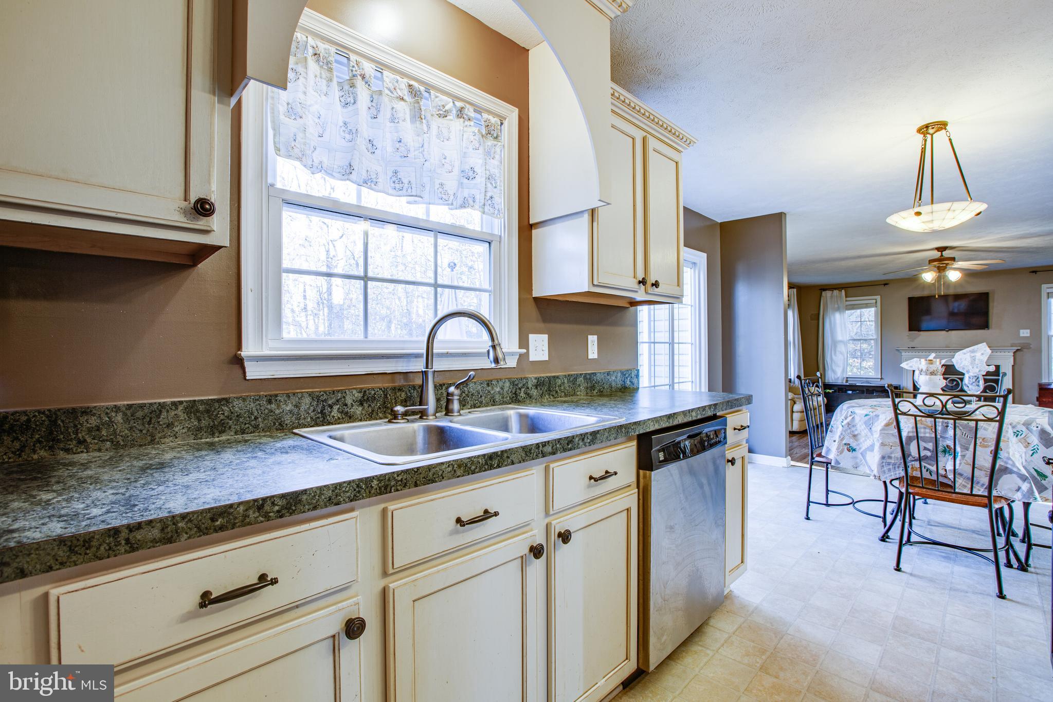 PRESIDENTIAL LAKES - Residential