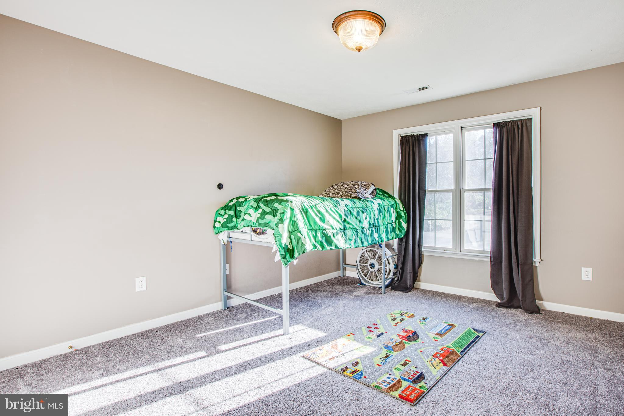 PRESIDENTIAL LAKES - Residential