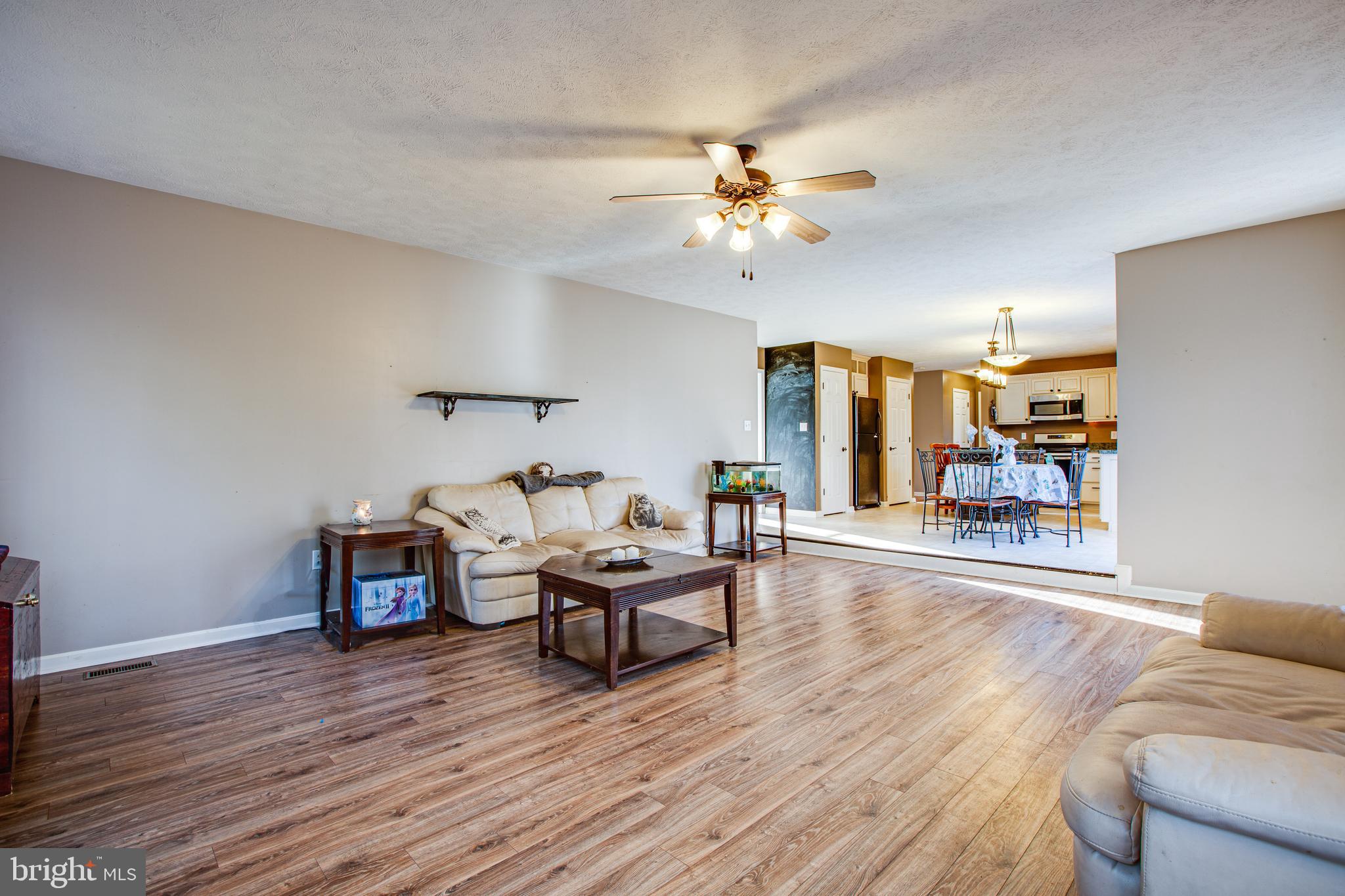 PRESIDENTIAL LAKES - Residential