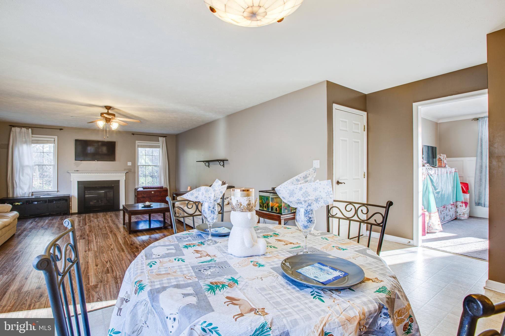 PRESIDENTIAL LAKES - Residential