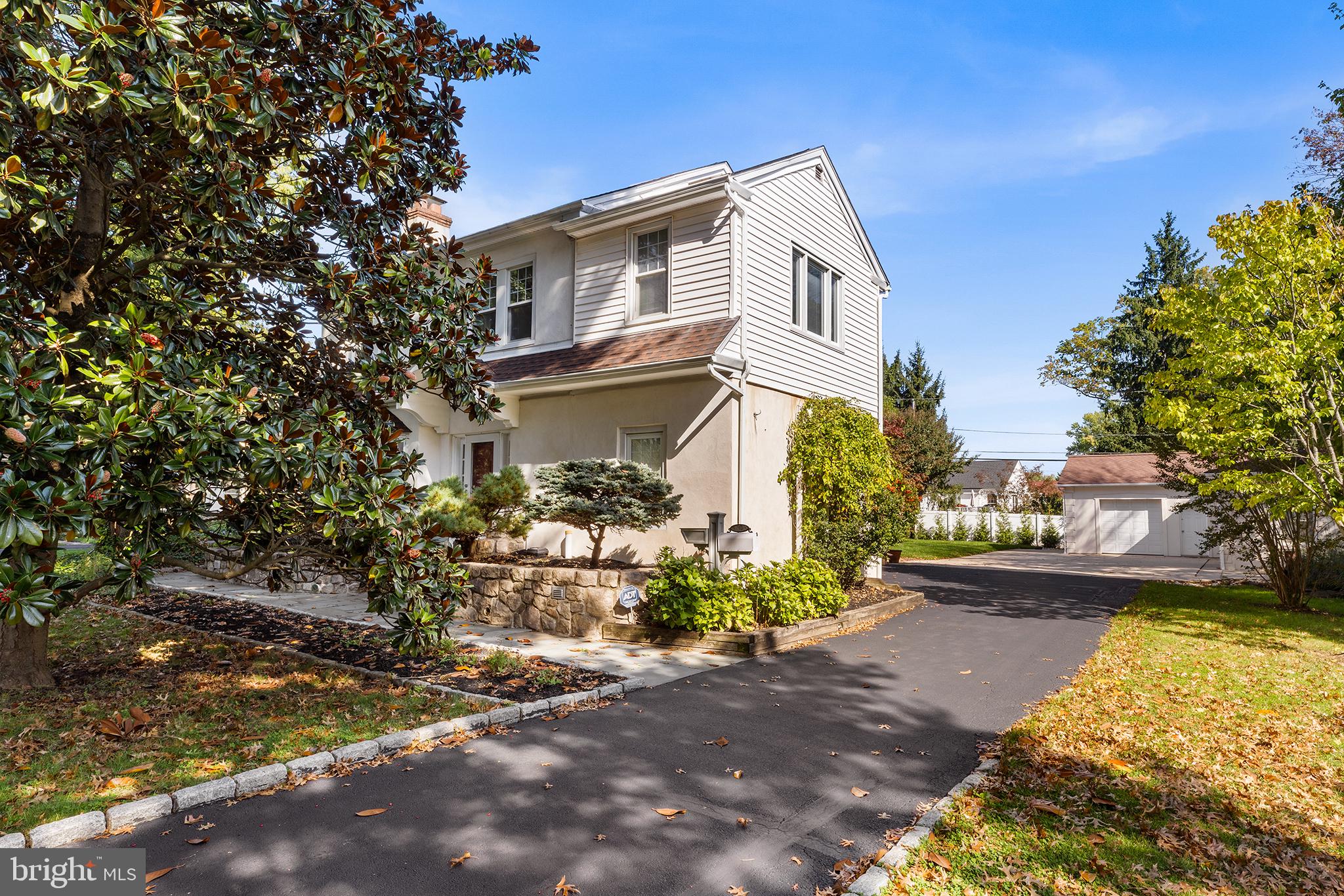 1633 SHERIDAN LANE