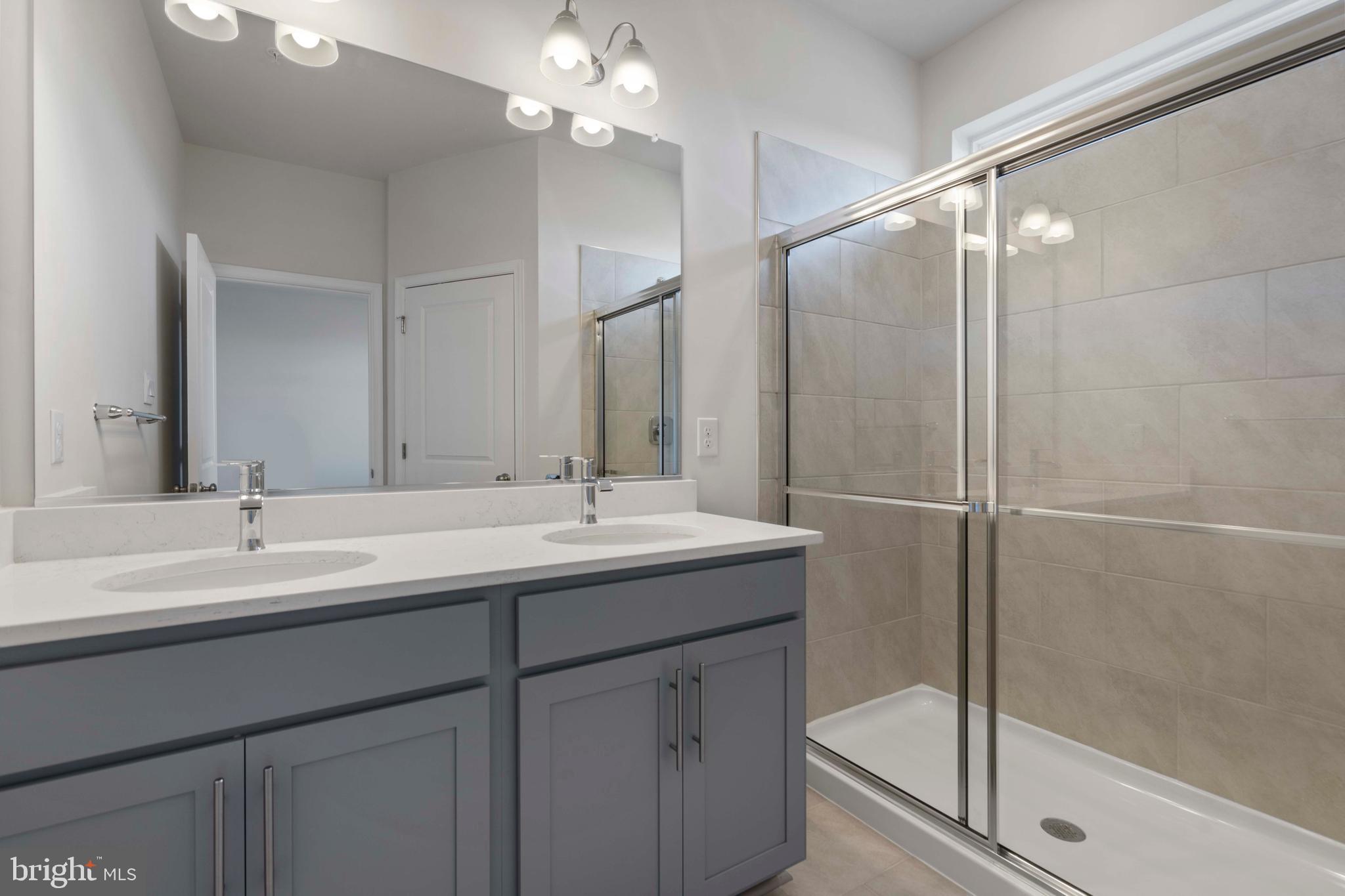 RENN QUARTER - Residential Lease