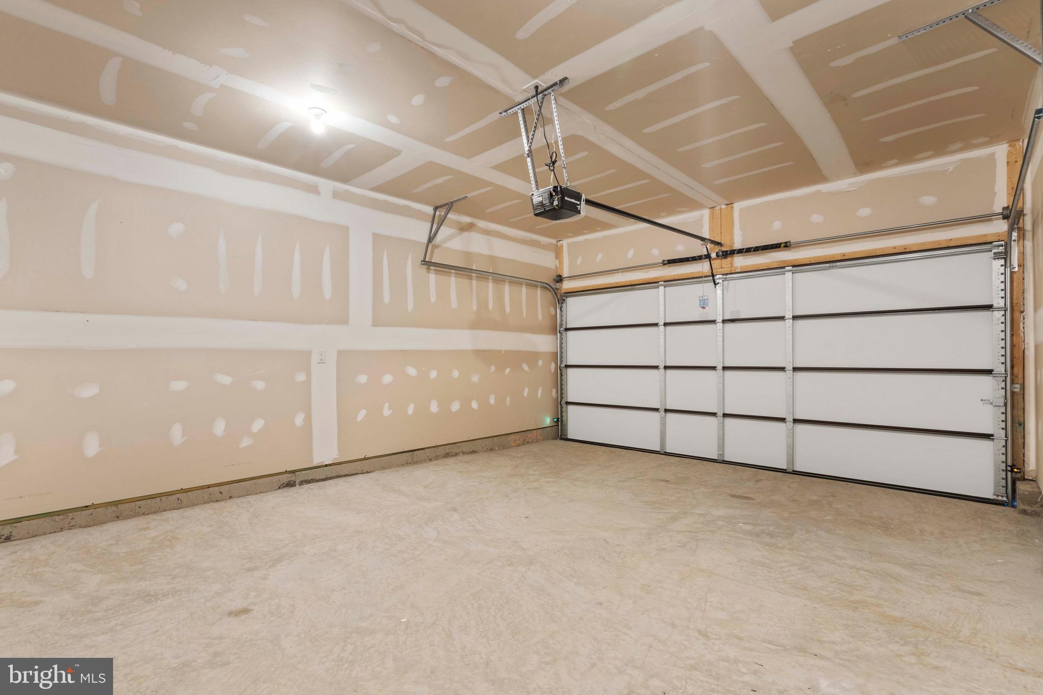 RENN QUARTER - Residential Lease